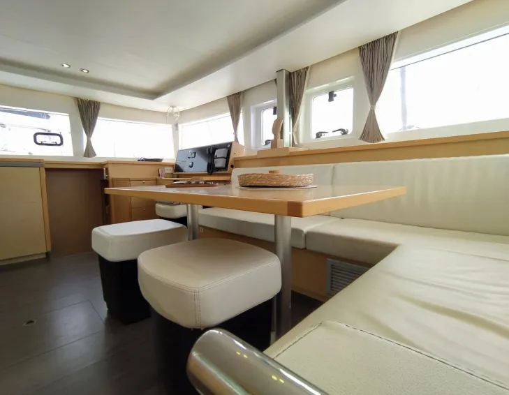 Lagoon 450 Fly Azraq — jahifoto 13