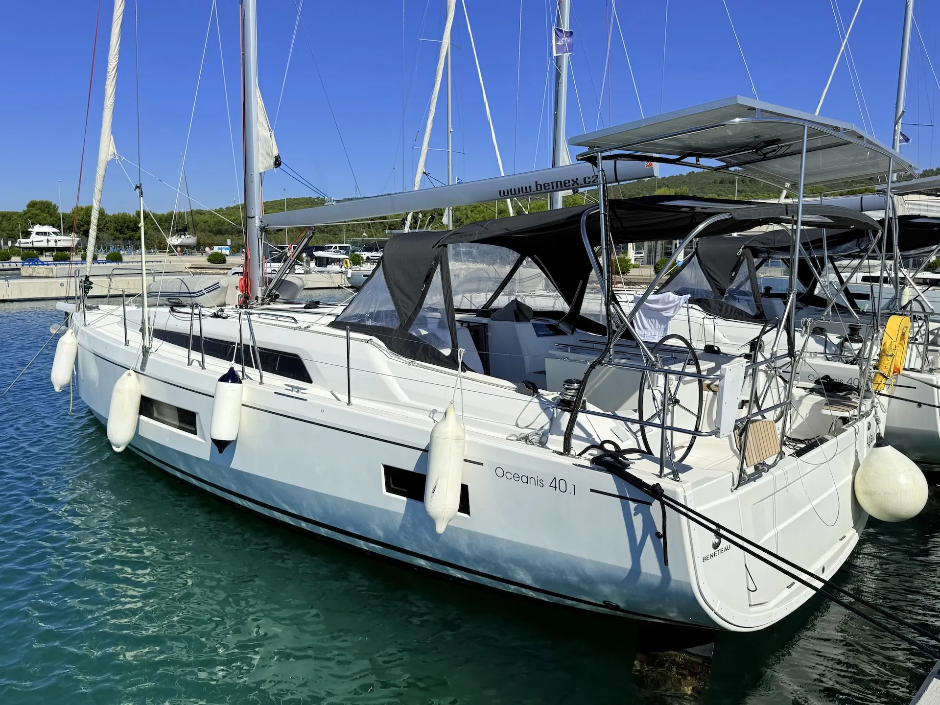 Oceanis 40.1 Aglaia — фотография яхты 13