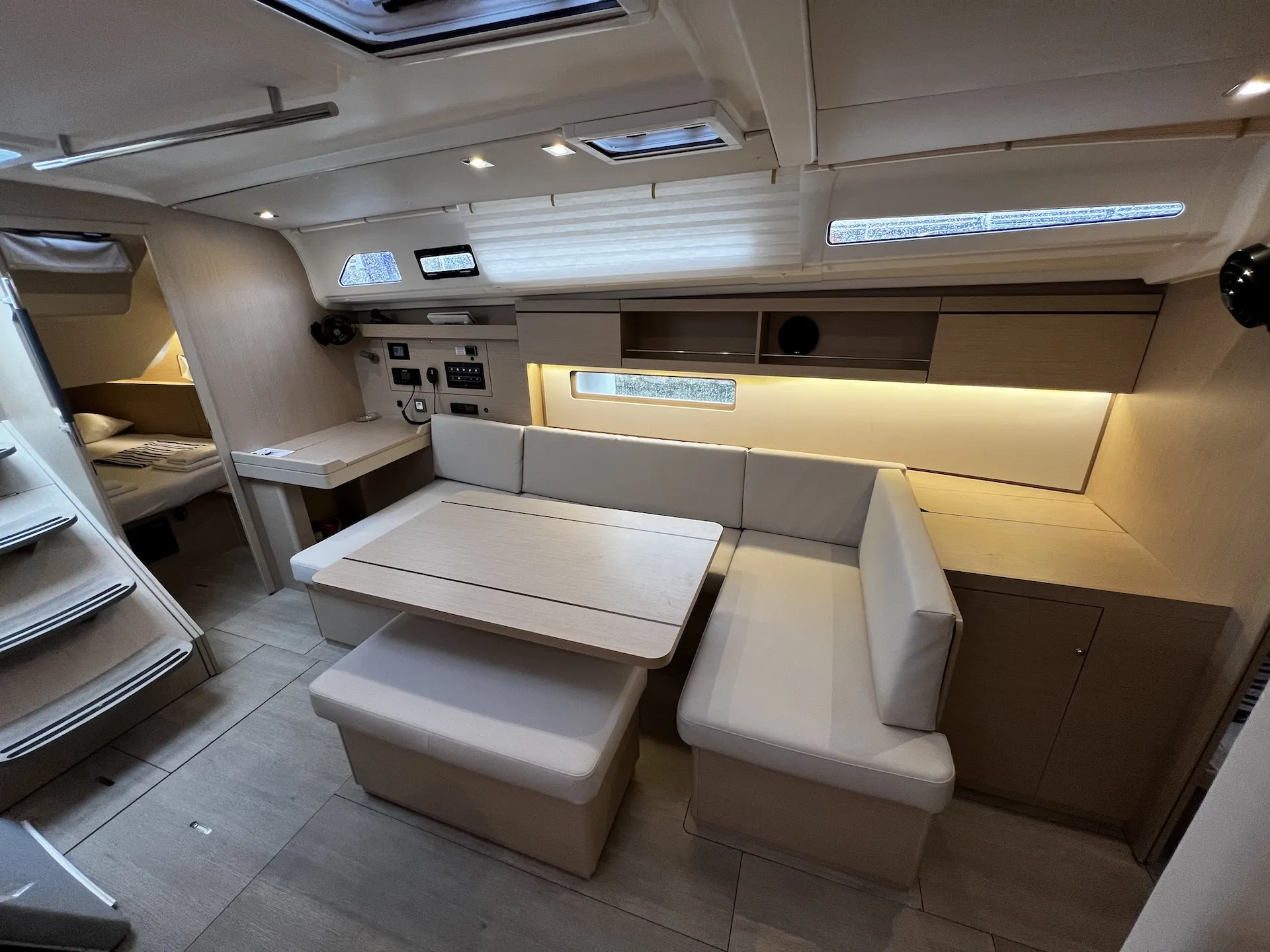 Oceanis 40.1 Aglaia — фотография яхты 17