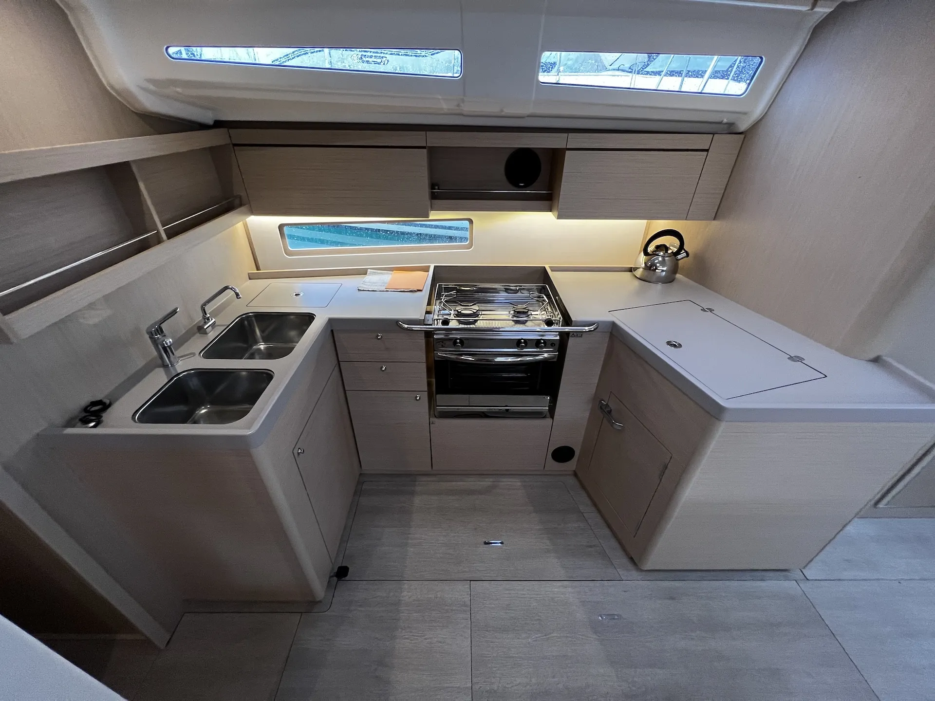 Oceanis 40.1 Aglaia — фотография яхты 10