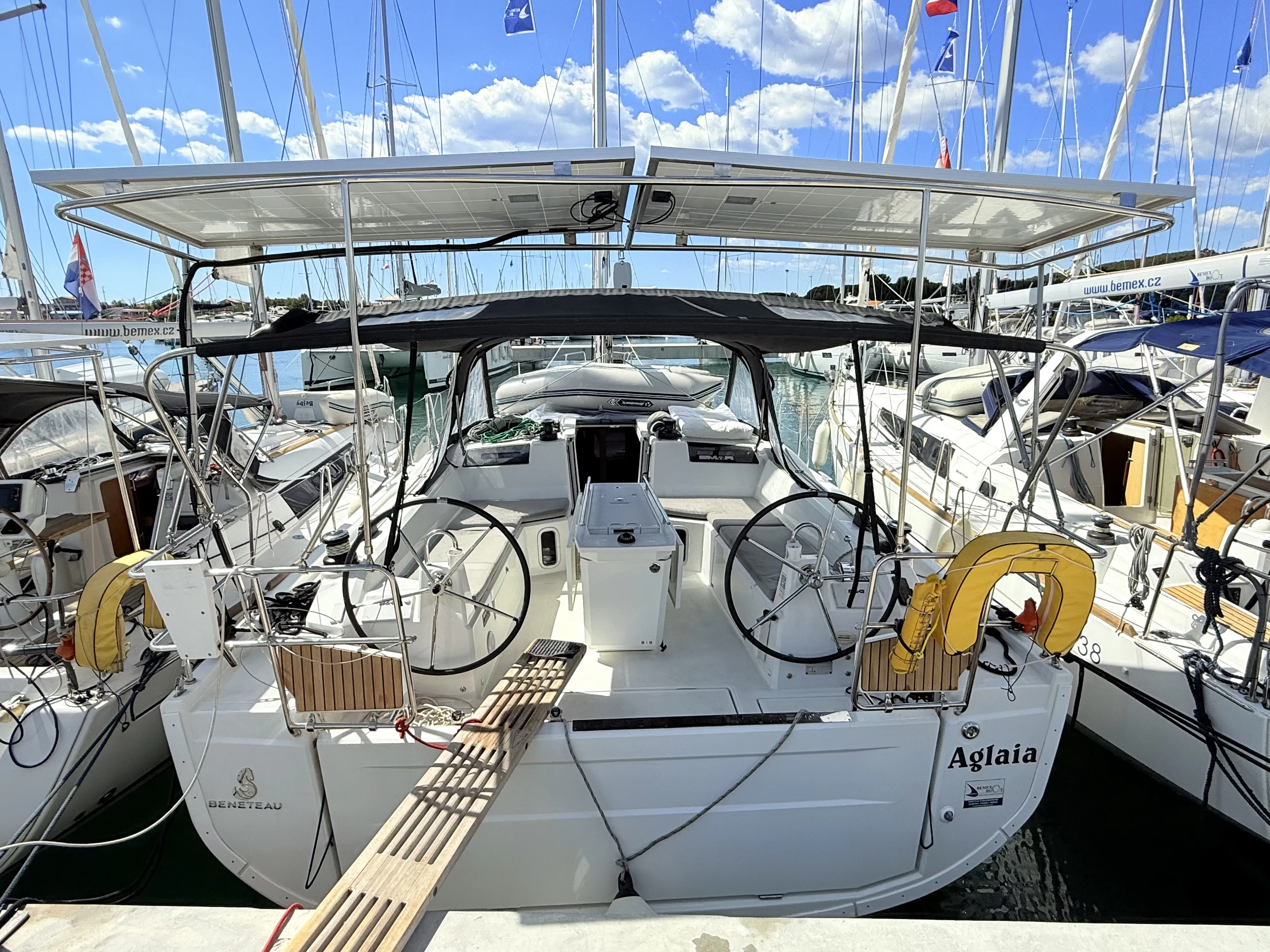 Oceanis 40.1 Aglaia — фотография яхты 14