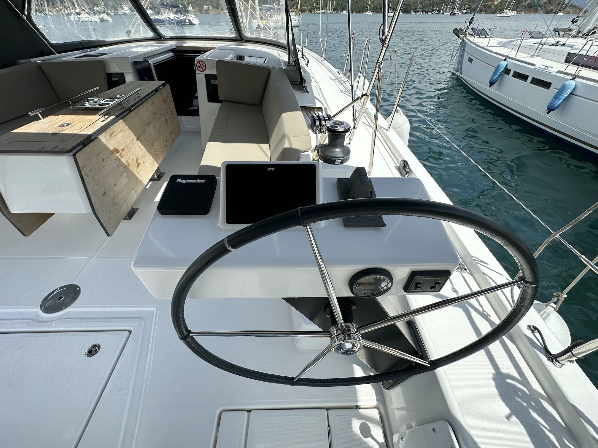 Dufour 470 Suha Bey — фотография яхты 4