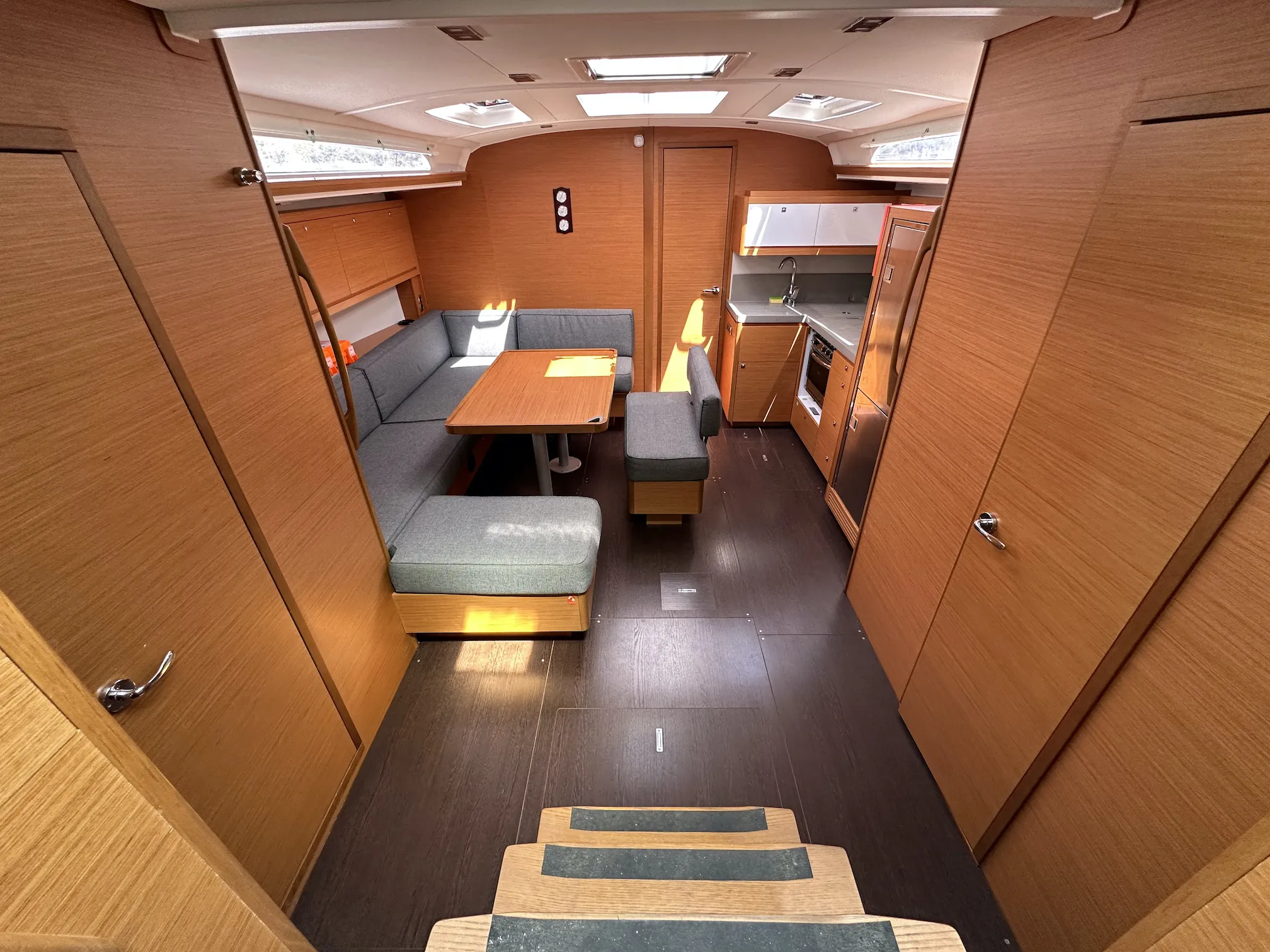 Dufour 470 Suha Bey — фотография яхты 14