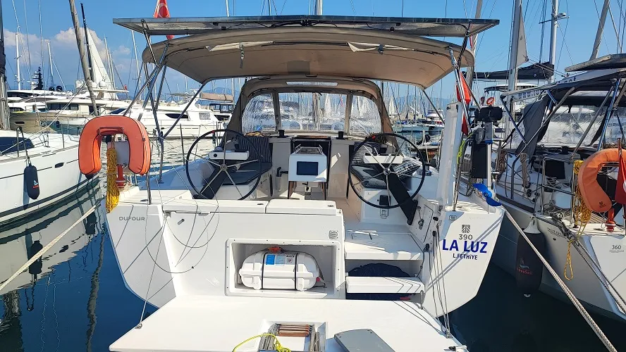 Dufour 390 La Luz — фотография яхты 20