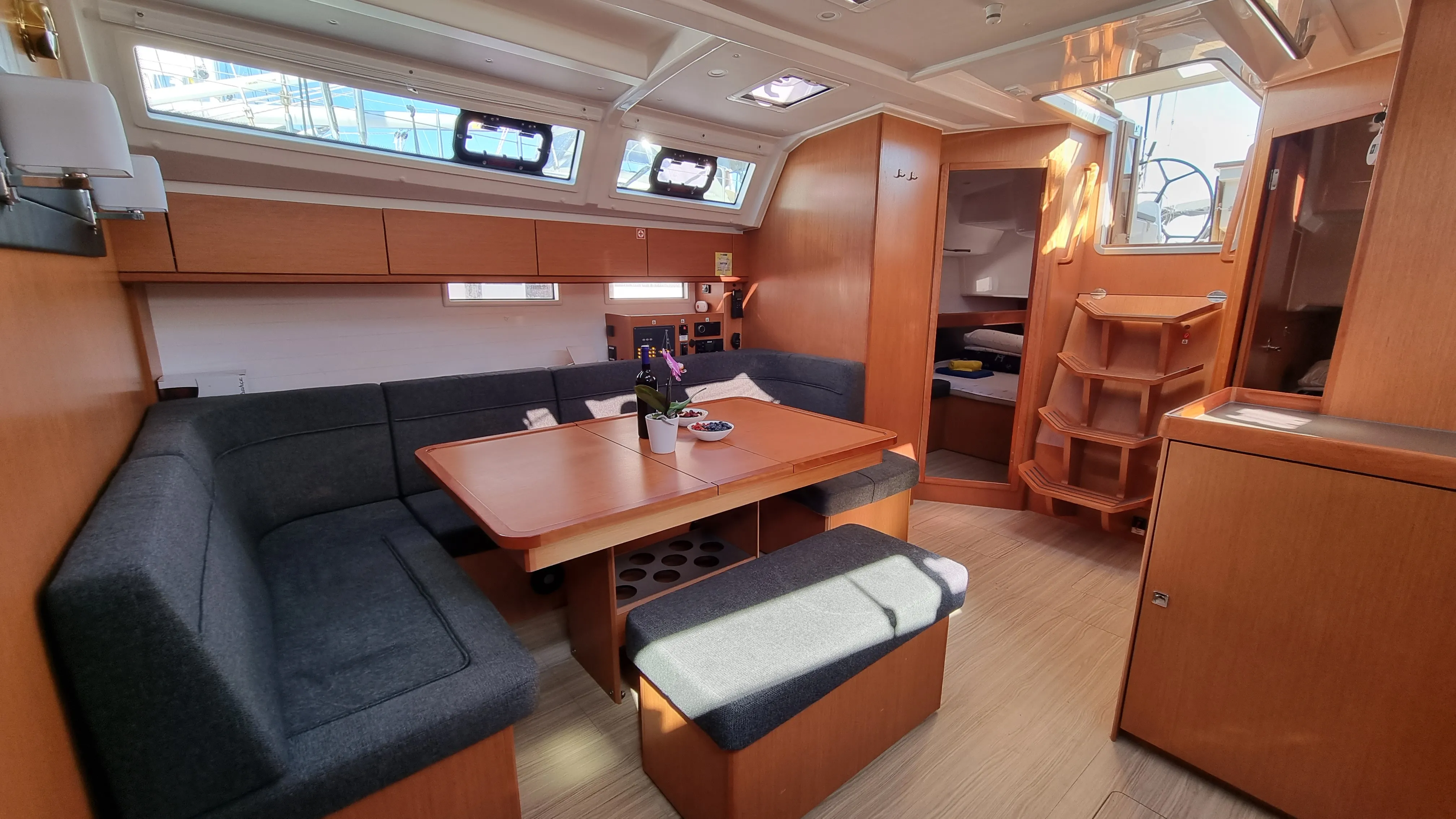 Bavaria Cruiser 46 Iustitia — фотография яхты 8