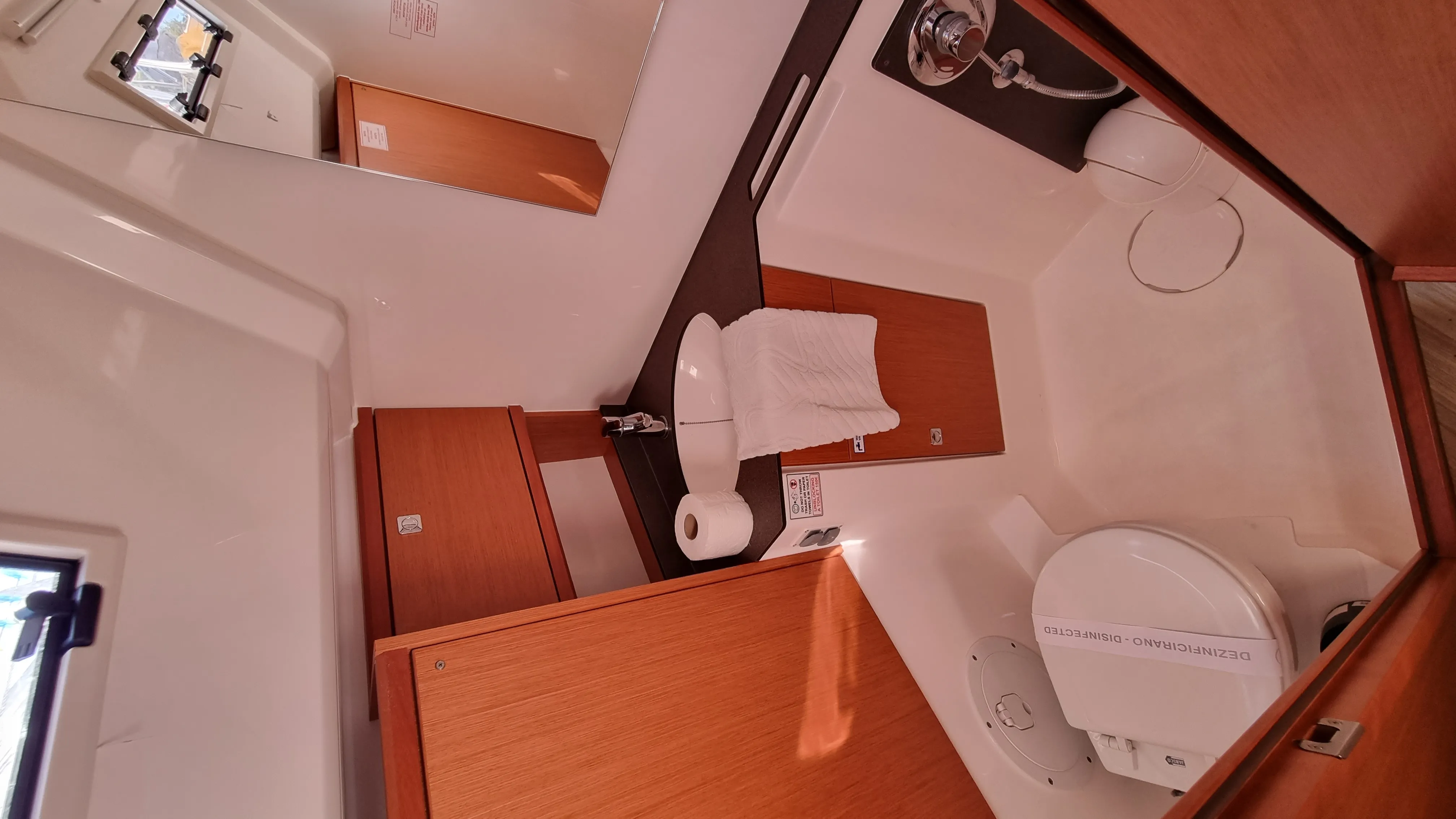 Bavaria Cruiser 46 Iustitia — фотография яхты 10