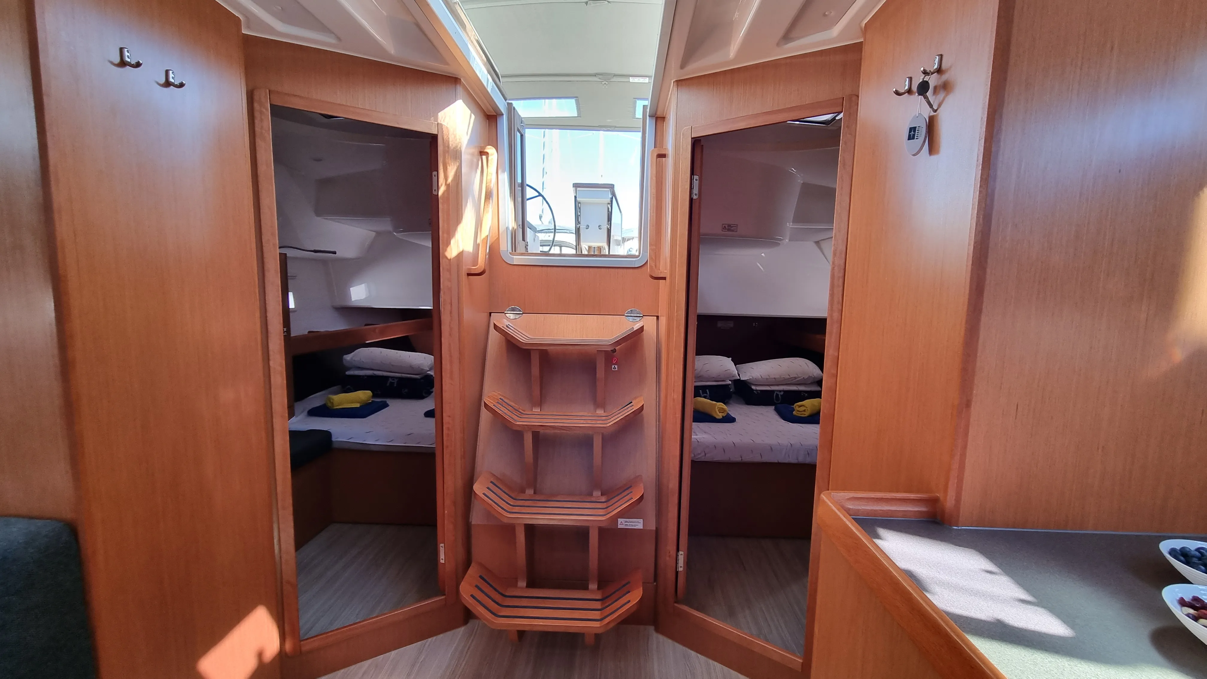 Bavaria Cruiser 46 Iustitia — фотография яхты 19