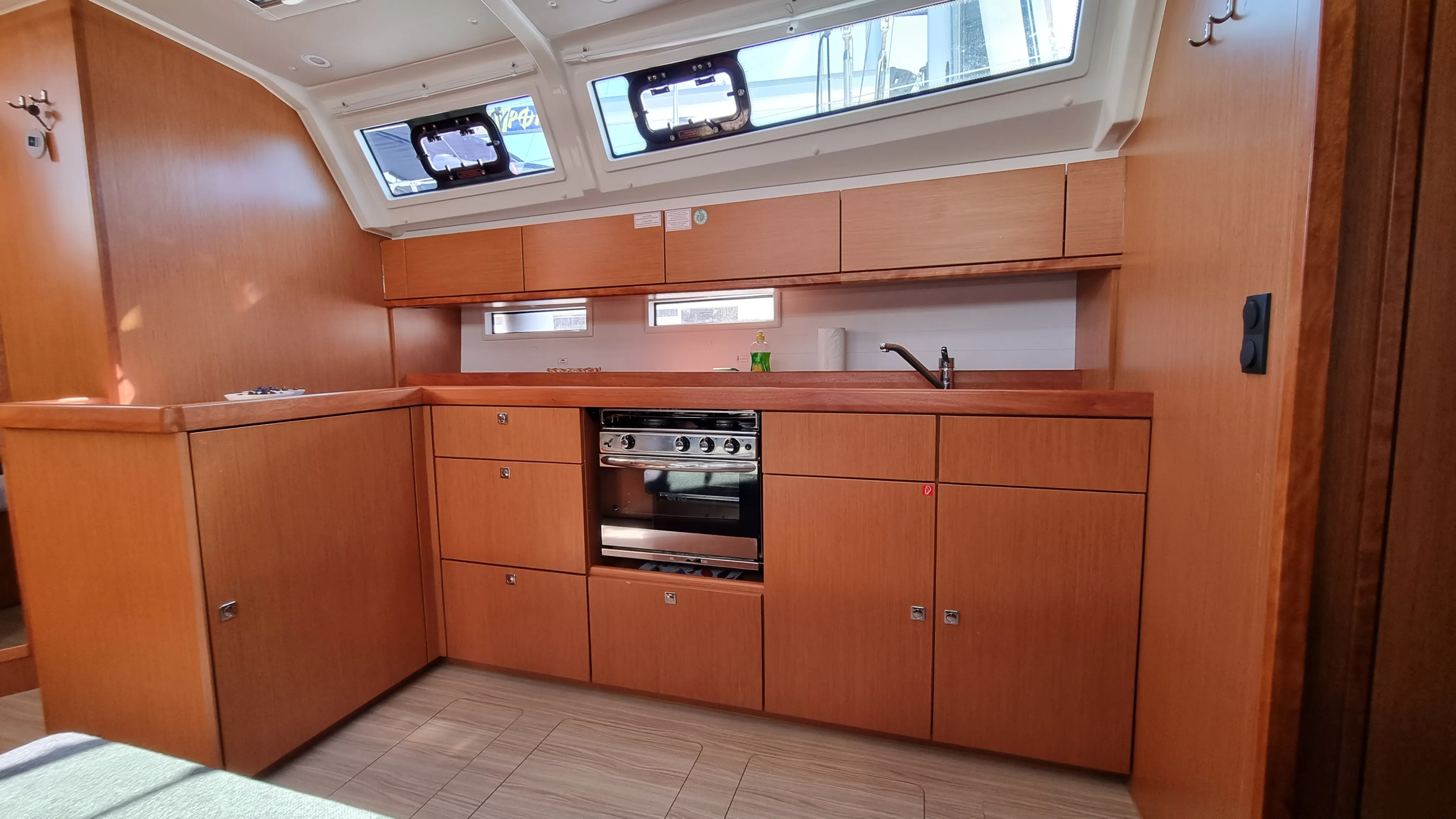 Bavaria Cruiser 46 Iustitia — фотография яхты 14