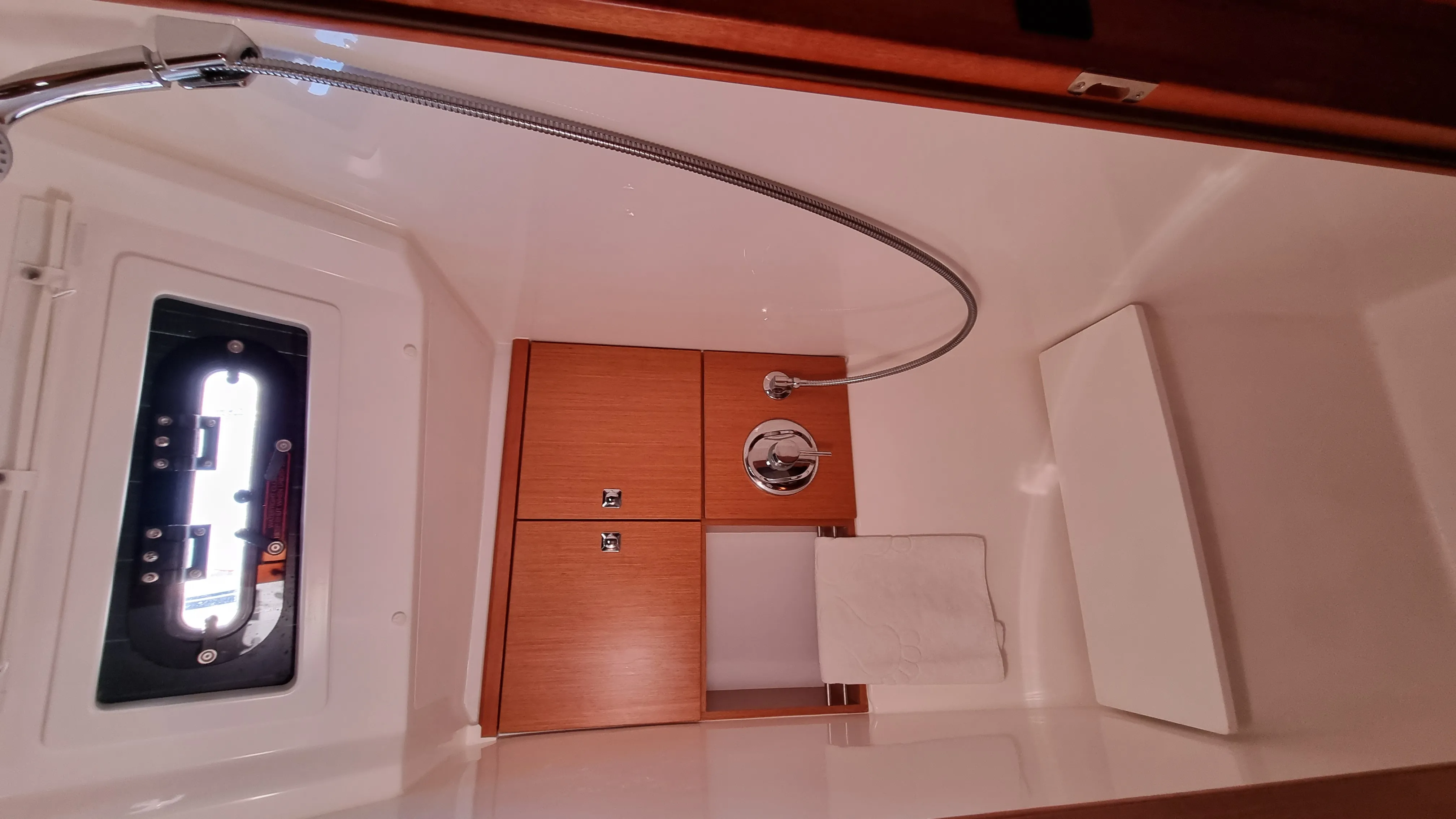 Bavaria Cruiser 46 Iustitia — фотография яхты 5
