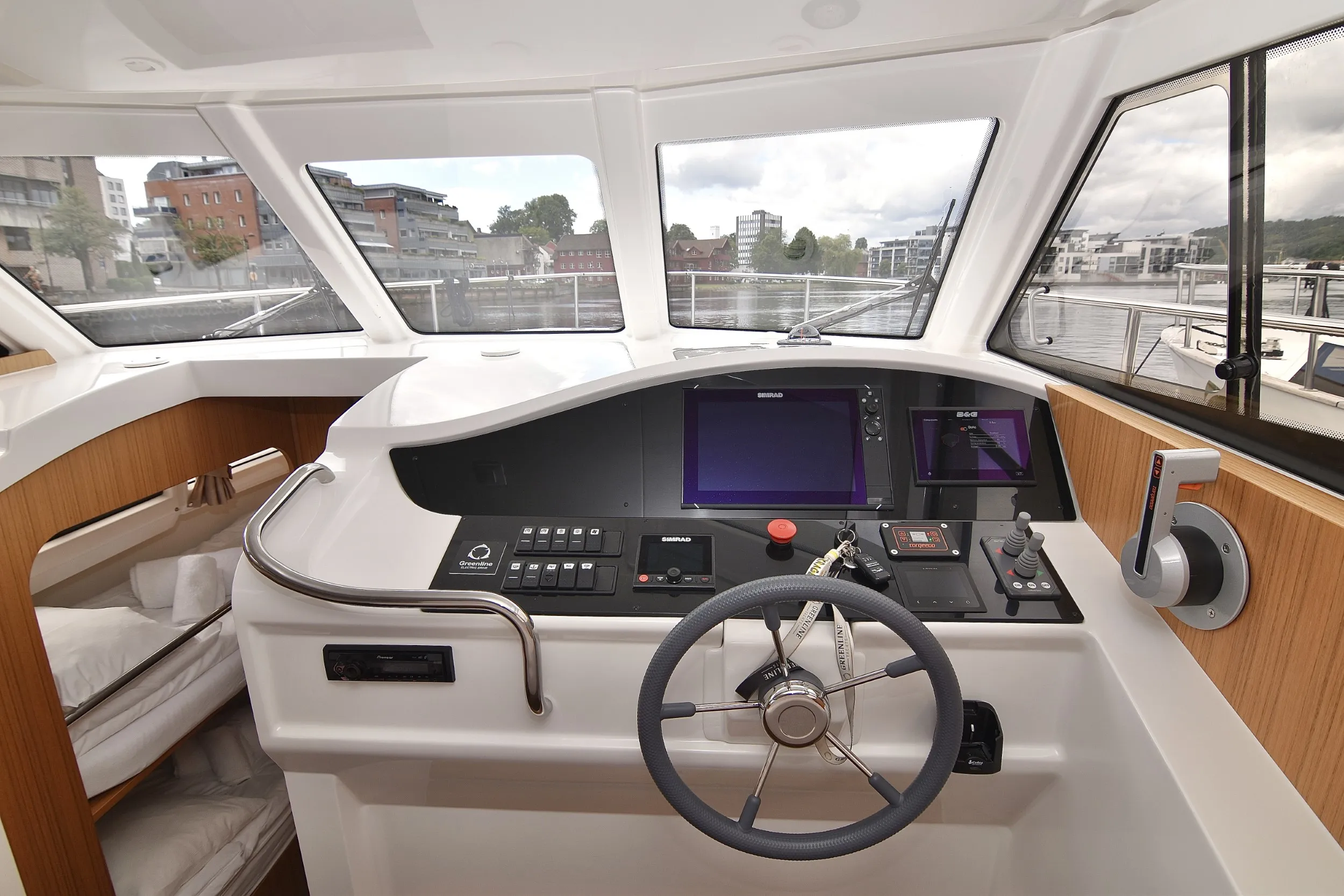 Greenline 33 Kragero — yacht photo 25