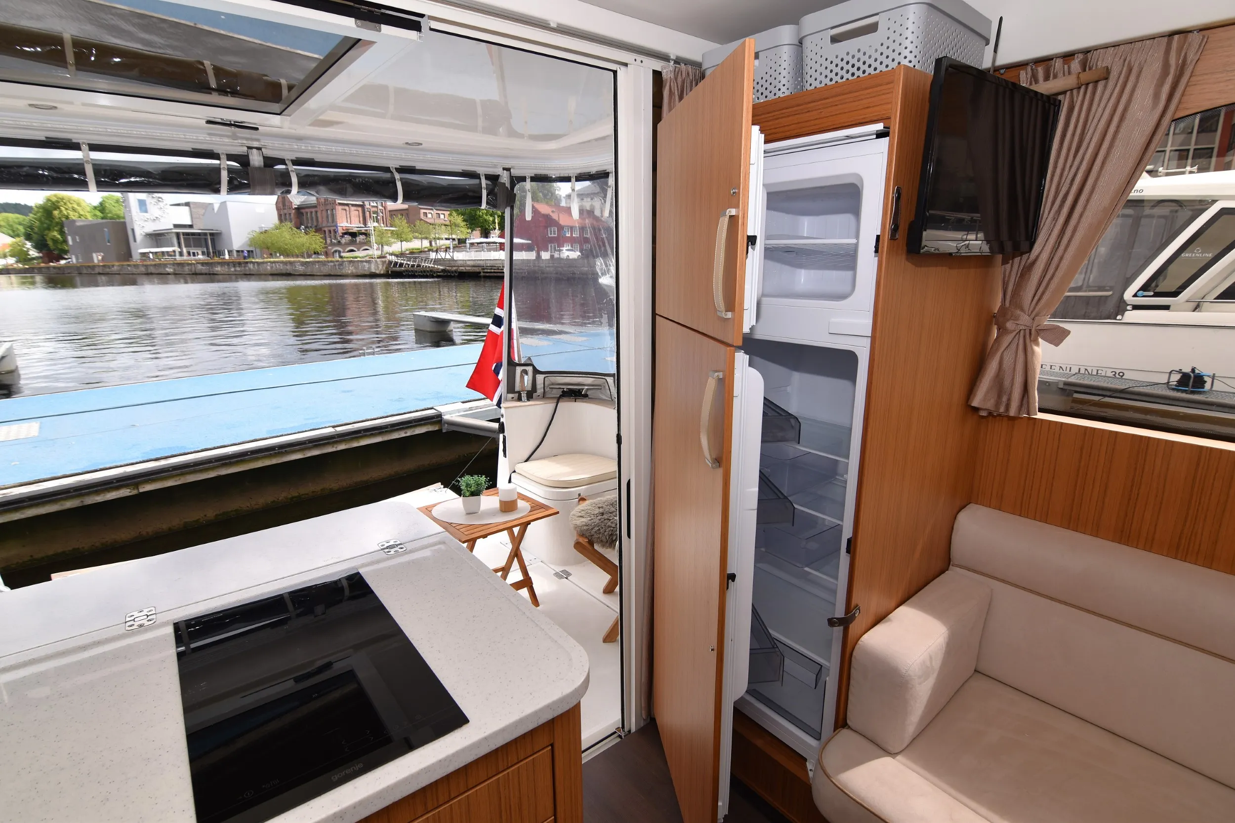 Greenline 33 Kragero — yacht photo 9