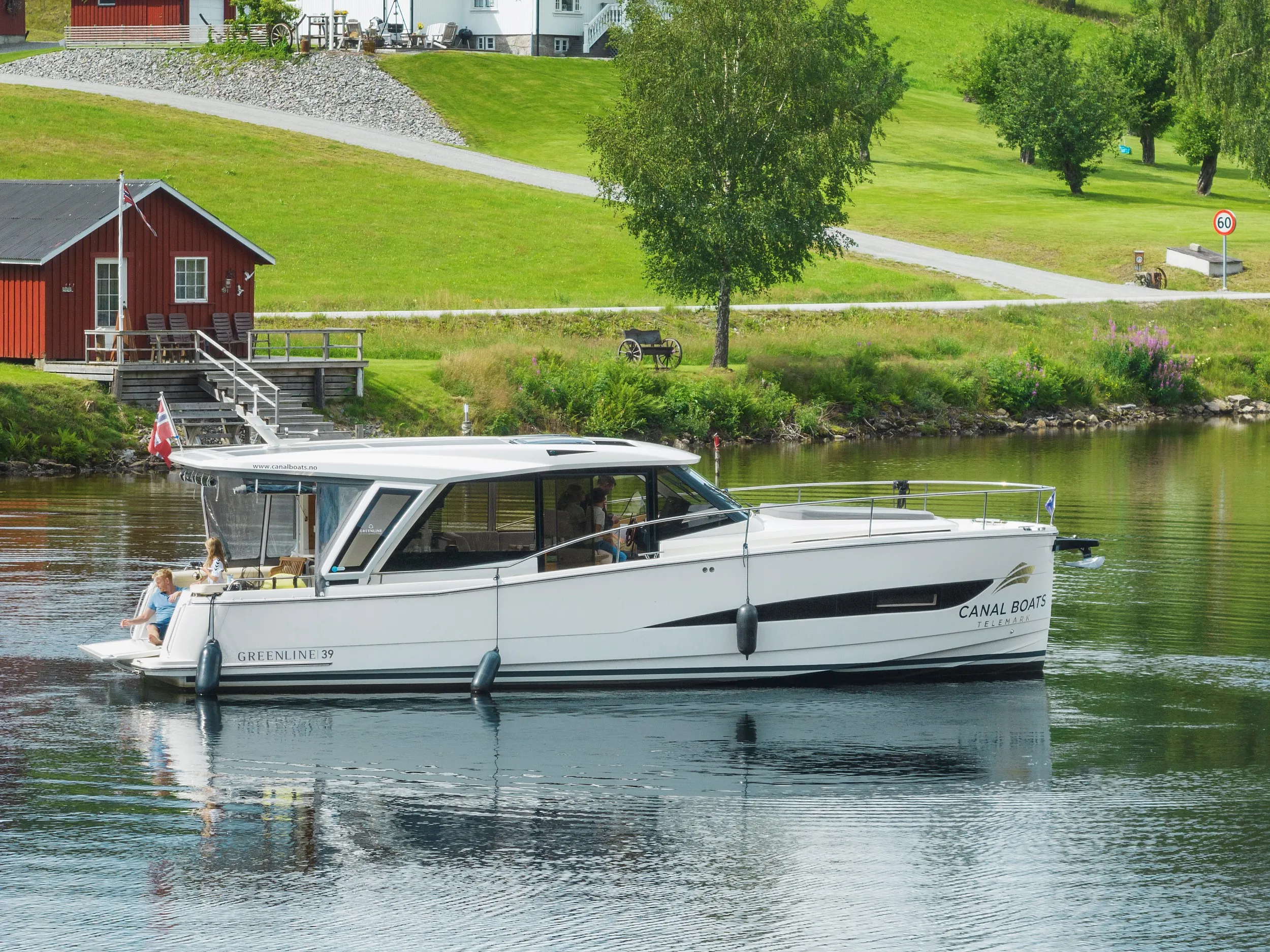 Greenline 39 Porsgrunn — yacht photo 2