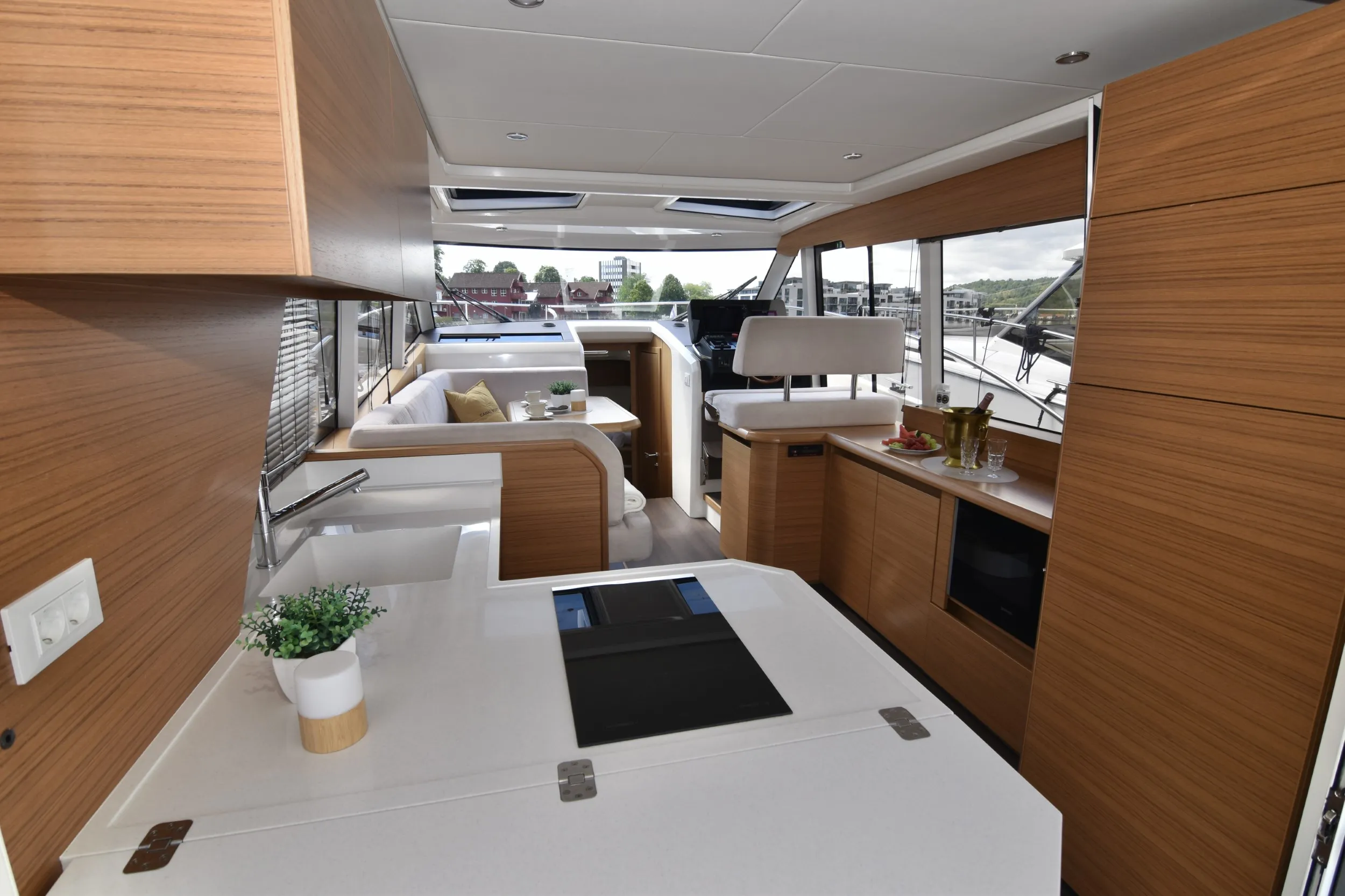 Greenline 39 Kviteseid — yacht photo 2