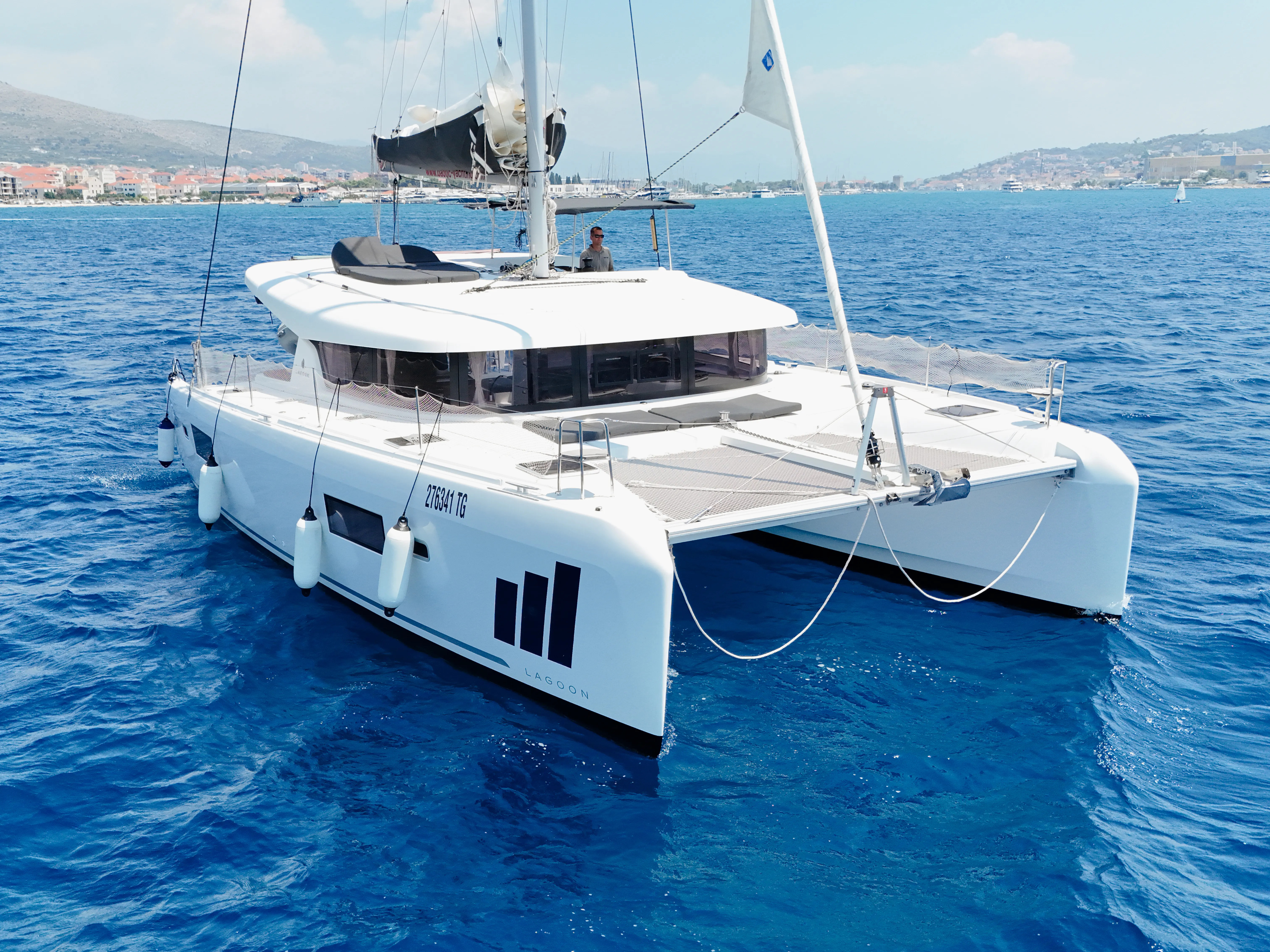 Lagoon 42 NERA — фотография яхты 1