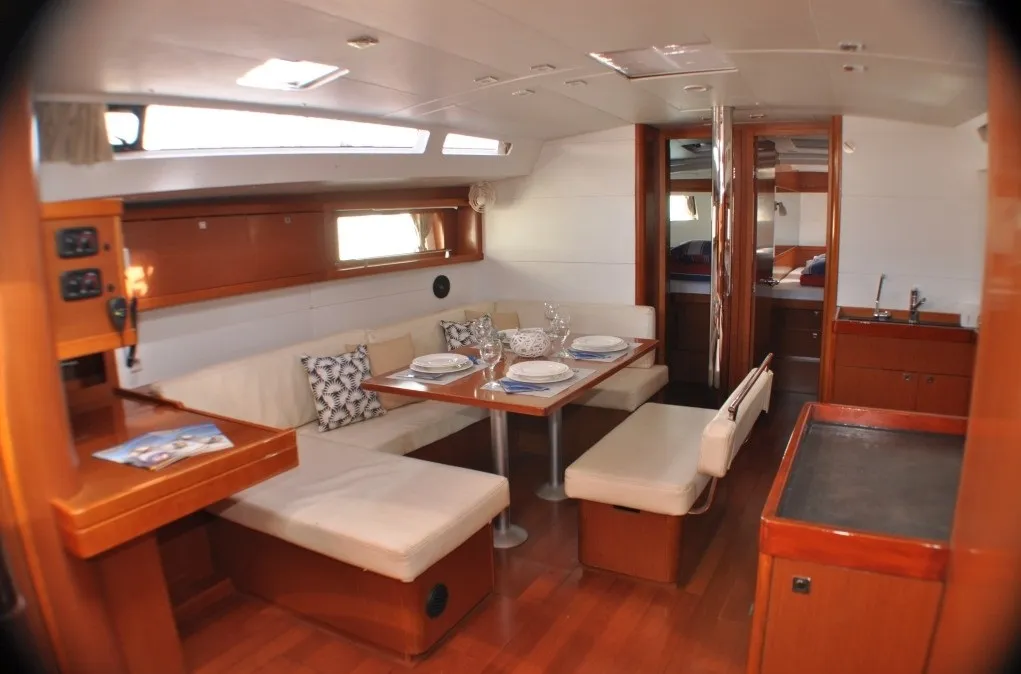 Oceanis 48 Cheeky Lady — yacht photo 13