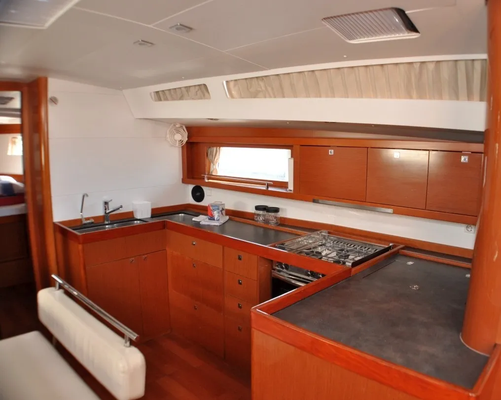 Oceanis 48 Cheeky Lady — yacht photo 11