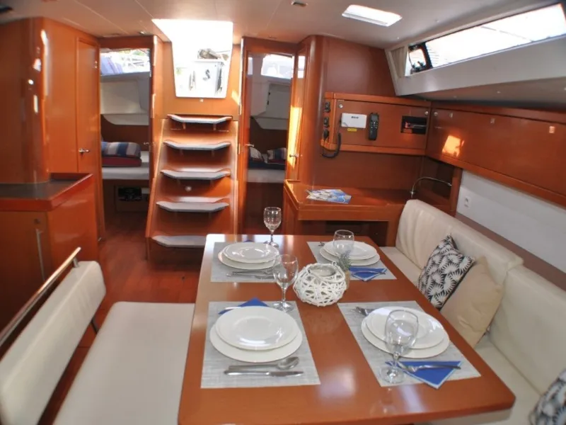 Oceanis 48 Cheeky Lady — yacht photo 2