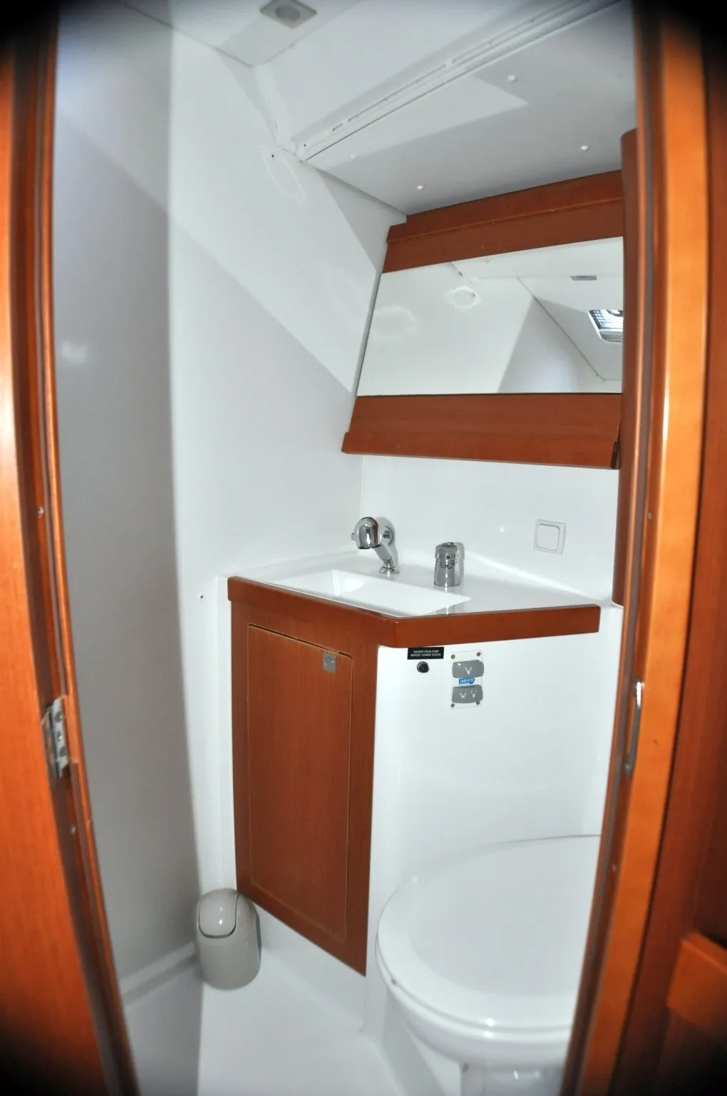 Oceanis 48 Cheeky Lady — yacht photo 7