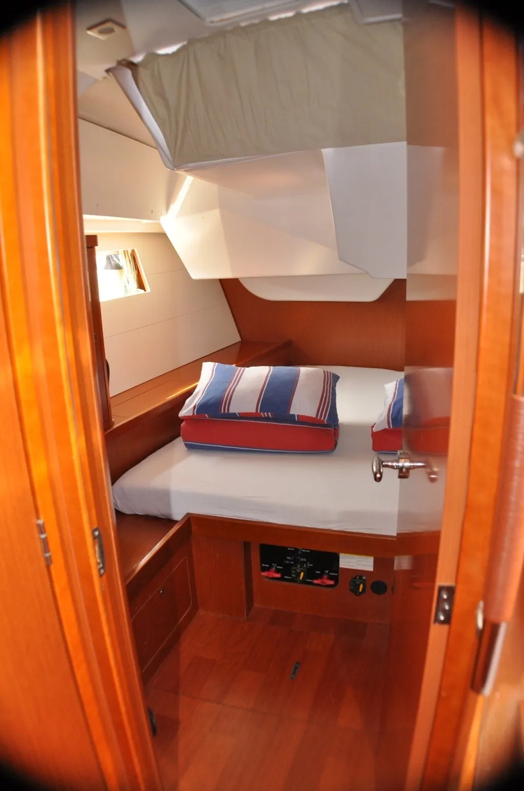 Oceanis 48 Cheeky Lady — yacht photo 9
