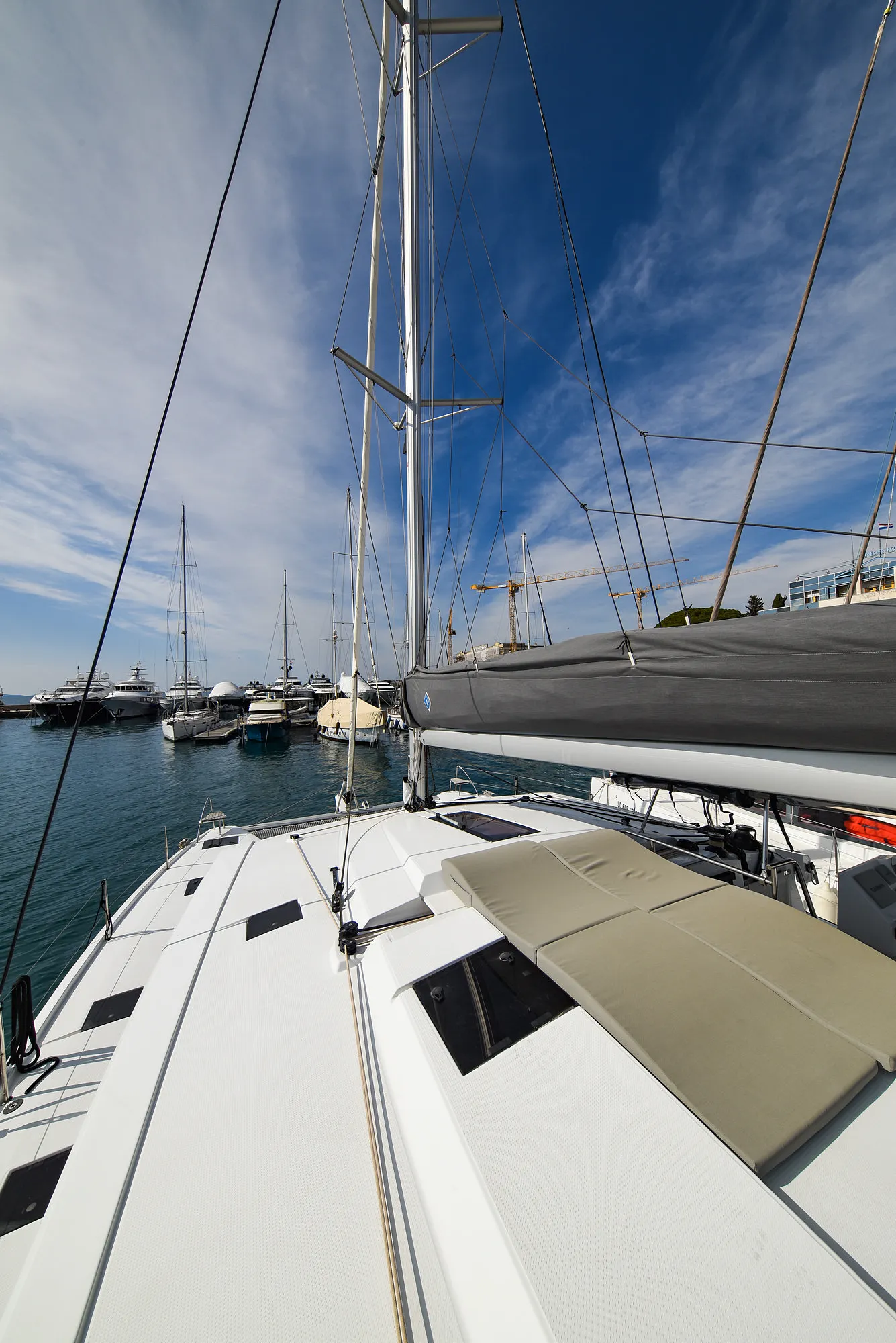 Astréa 42 Le Bart — фотография яхты 95