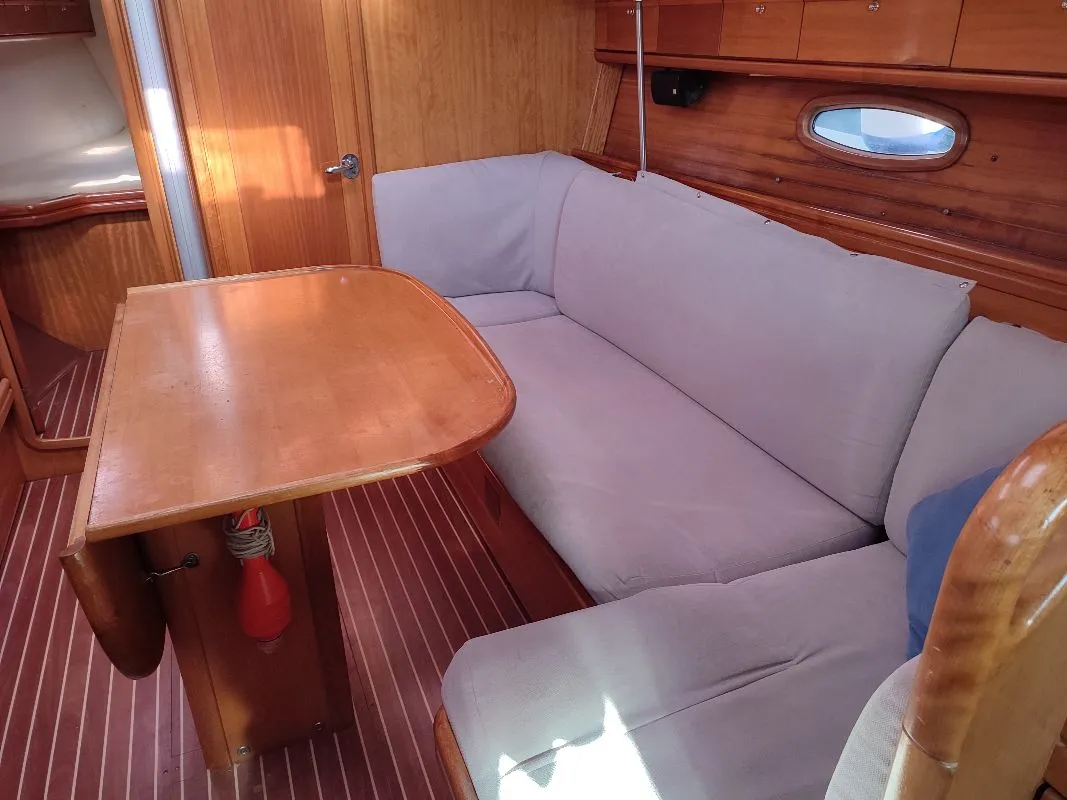 Bavaria 37 Cruiser Big Blue Horizon — фотография яхты 9