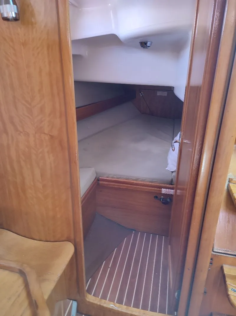 Bavaria 37 Cruiser Big Blue Horizon — фотография яхты 8