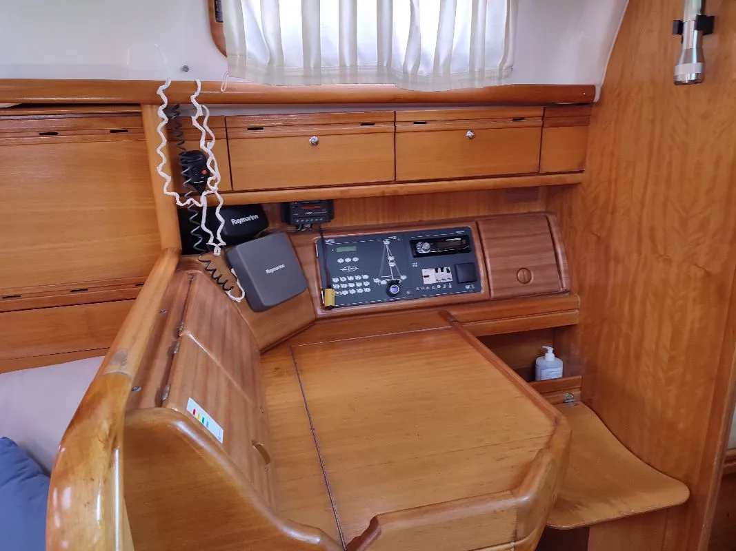 Bavaria 37 Cruiser Big Blue Horizon — фотография яхты 7