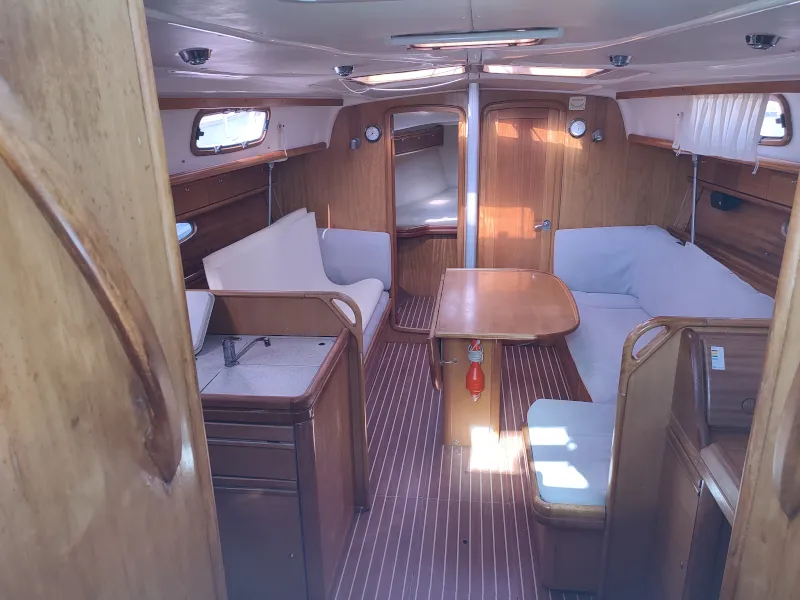 Bavaria 37 Cruiser Big Blue Horizon — фотография яхты 5