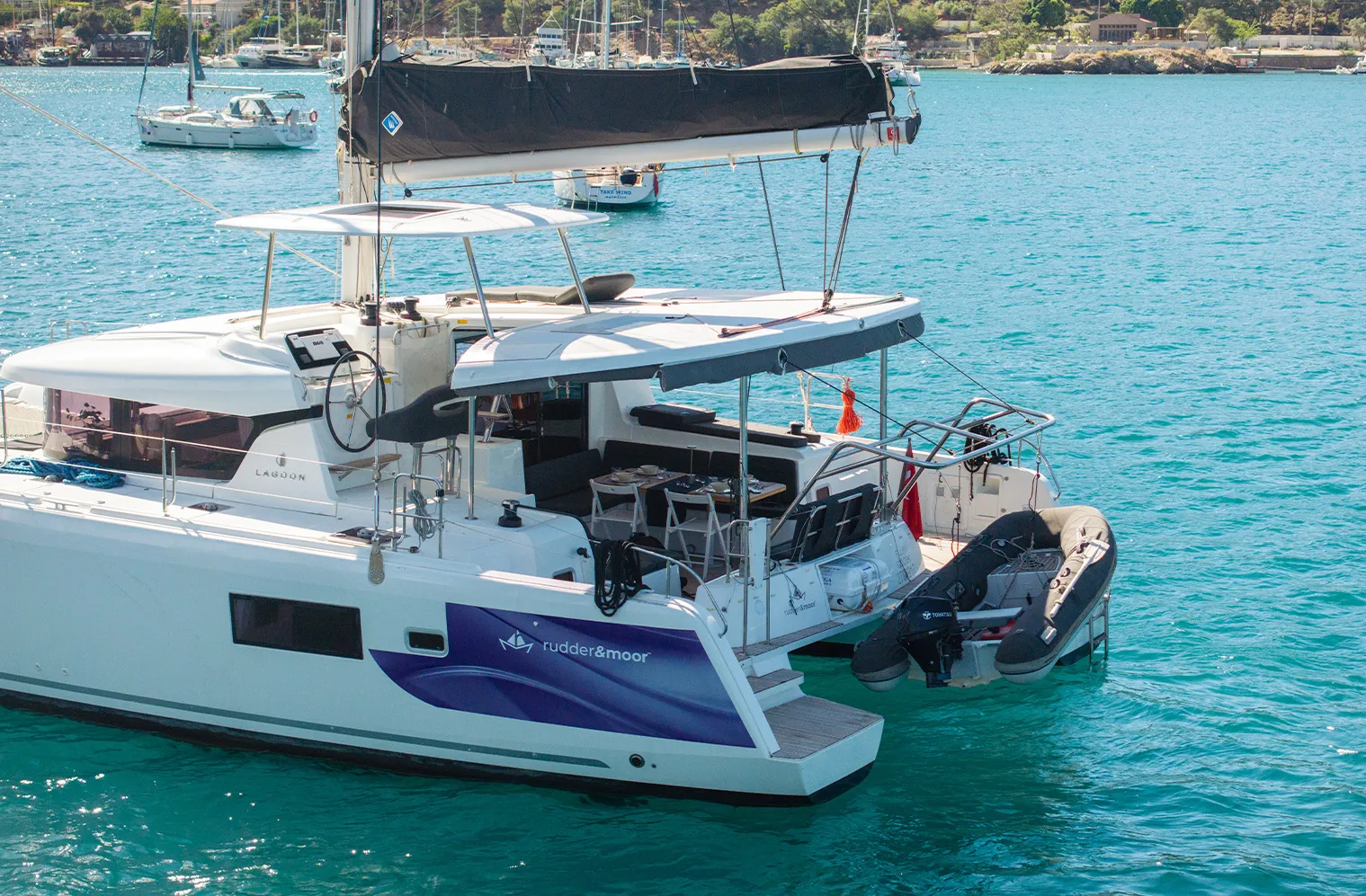 Lagoon 42 Fujin — jahtikuva 1