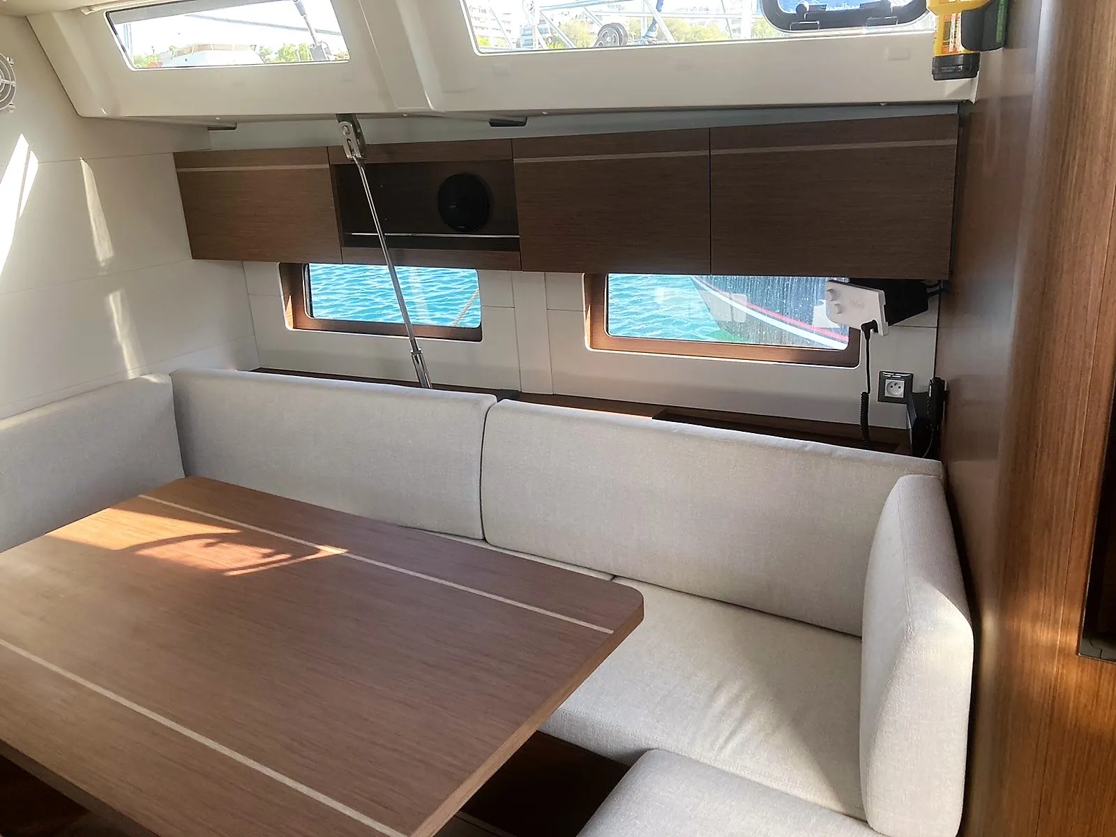 Oceanis 46.1 EVI — fotografia jachty 2
