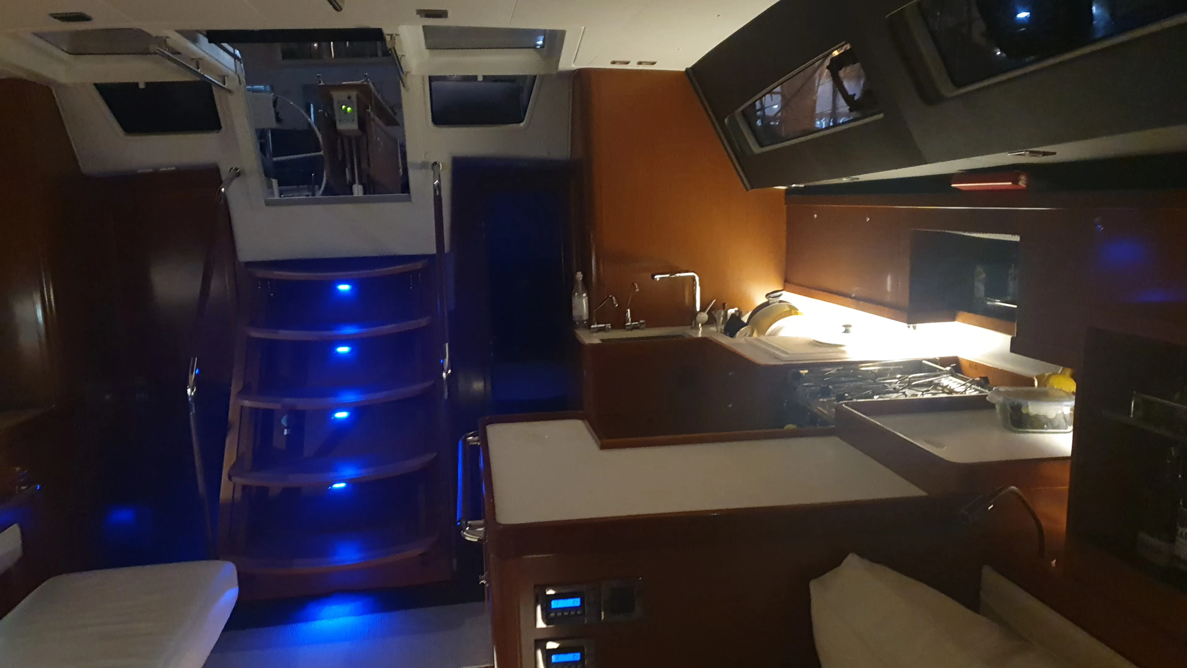 Oceanis 60 Premium + — yacht photo 2