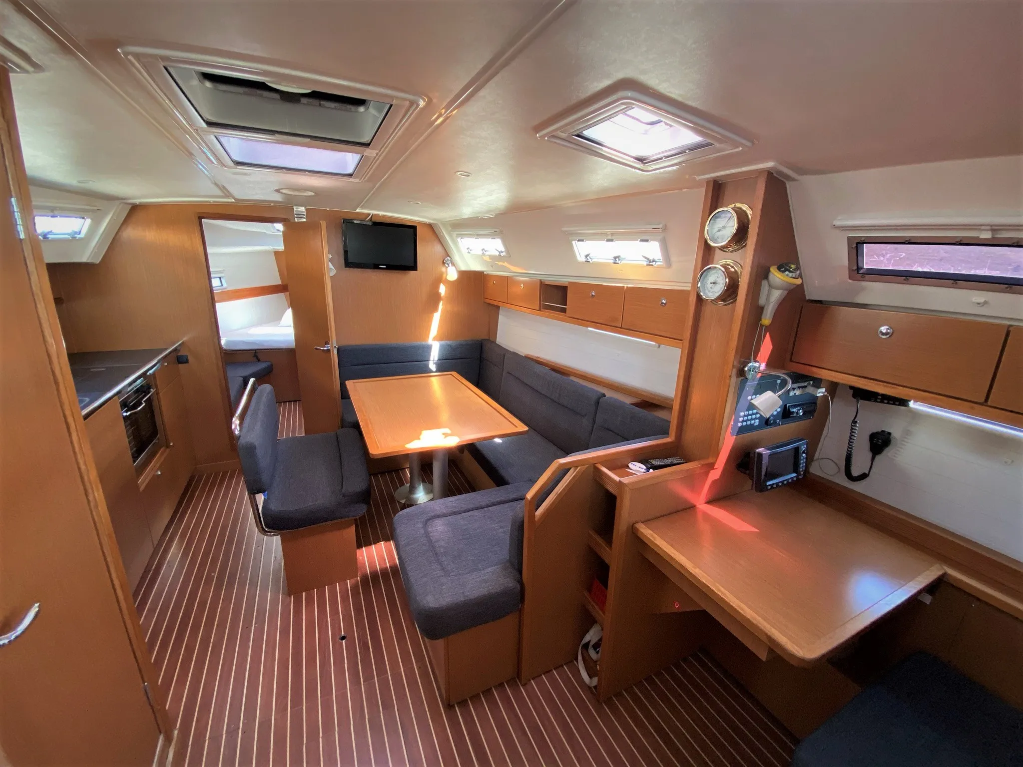 Bavaria Cruiser 40 Nia-Nya — фотография яхты 3