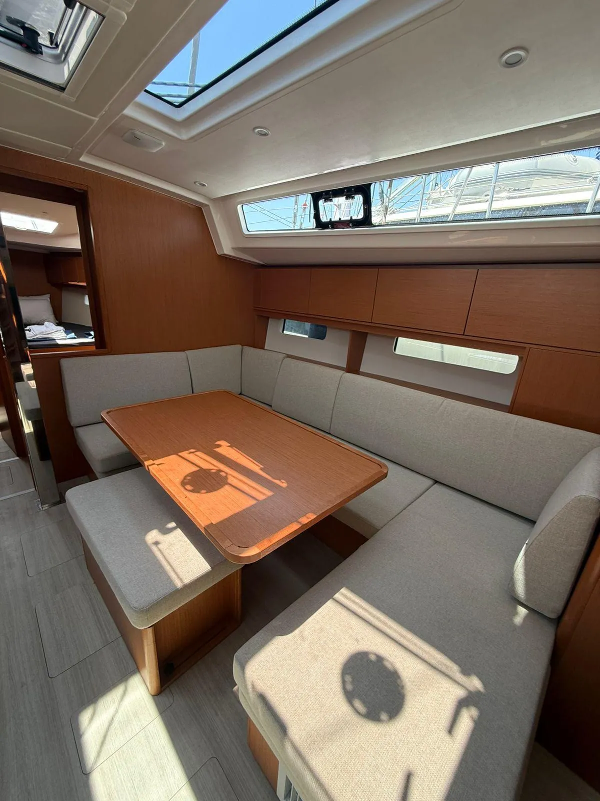 Bavaria C46 — фотография яхты 5