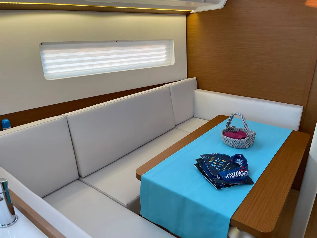 Sun Odyssey 380 Just Happy — jahtikuva 2