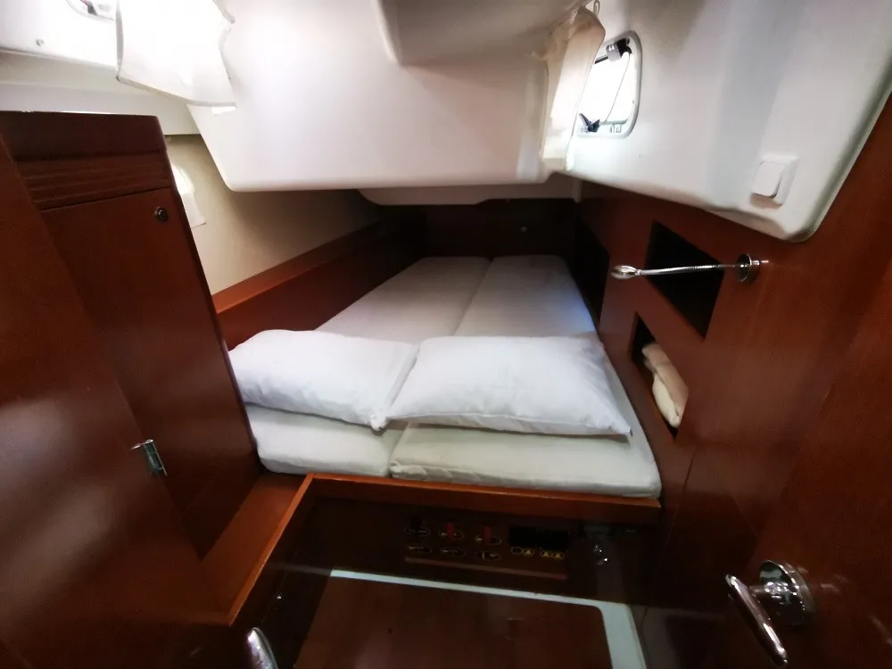 Oceanis 50 Family Seladon II — Yachtfoto 4