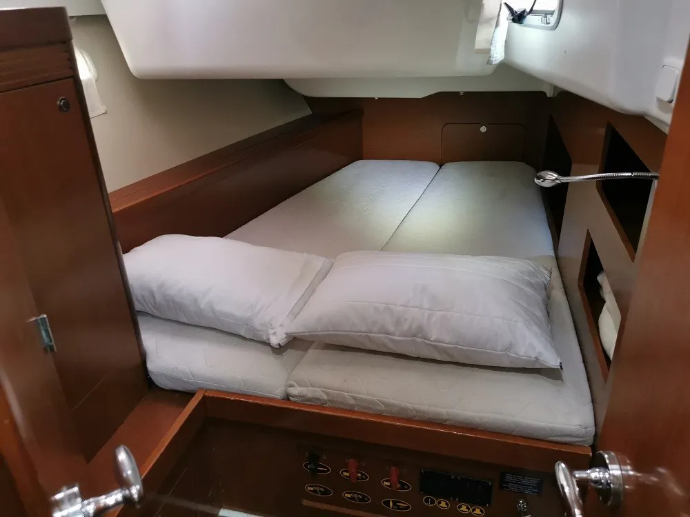 Oceanis 50 Family Seladon II — Yachtfoto 20