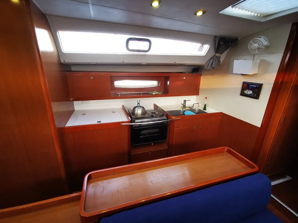 Oceanis 50 Family Seladon II — Yachtfoto 7