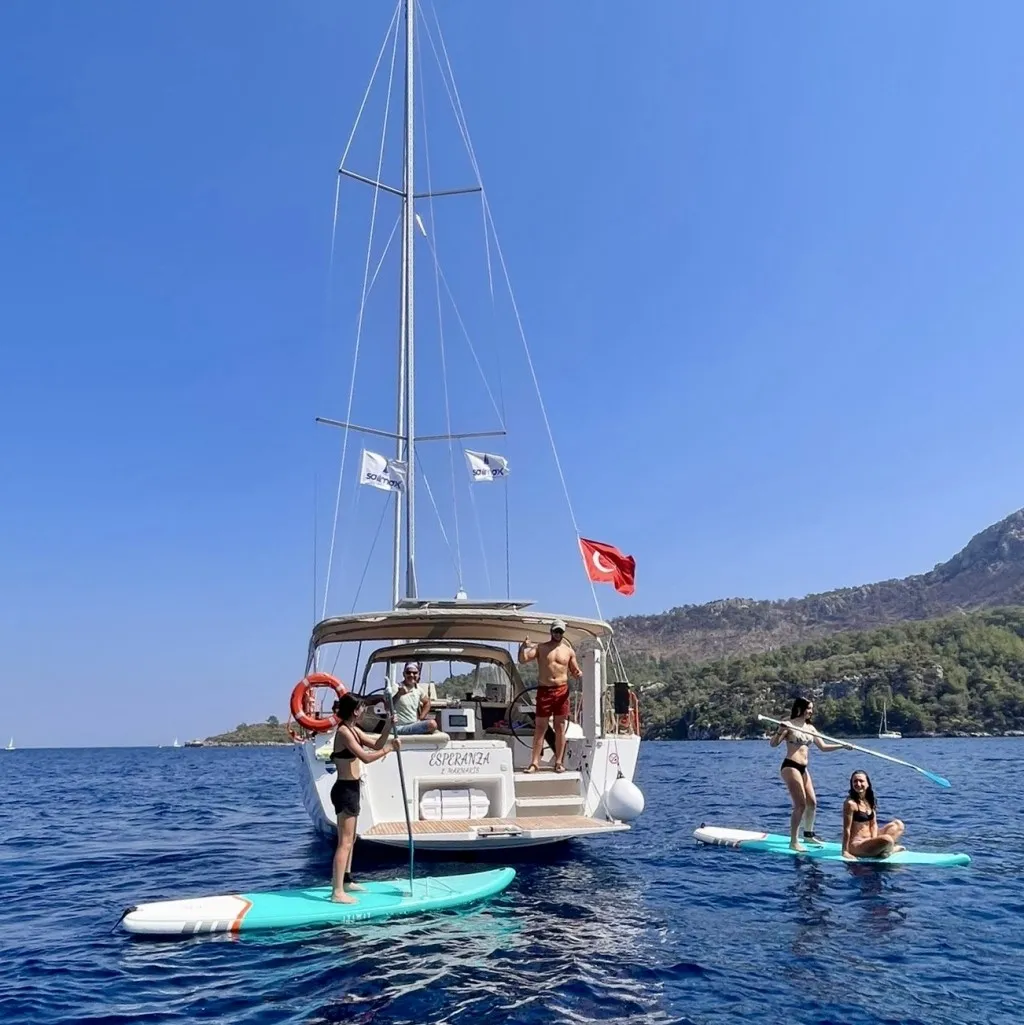 Dufour 430 Esperanza — yacht photo 2
