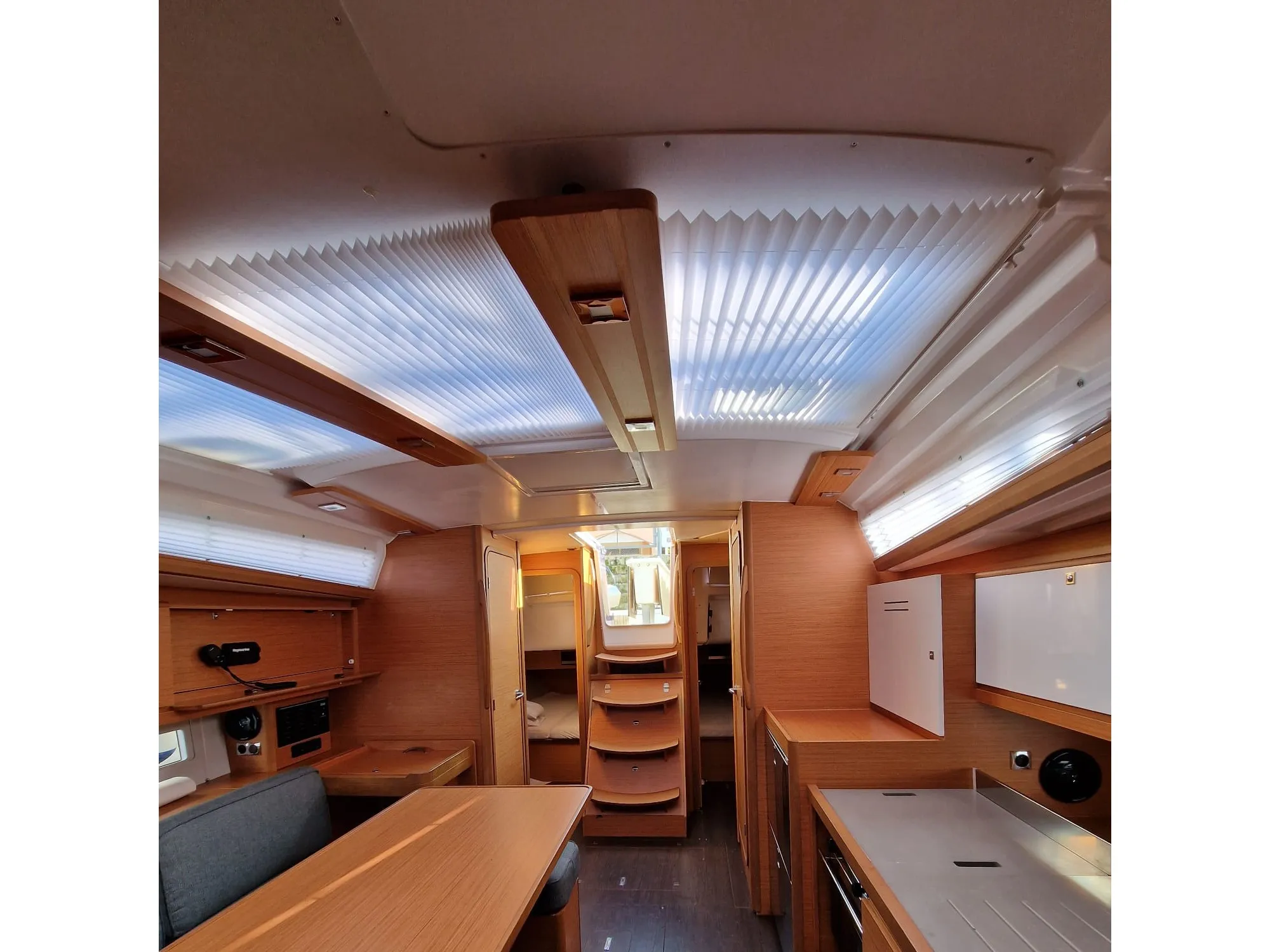 Dufour 390 Grand Large Palmarola — фотография яхты 3
