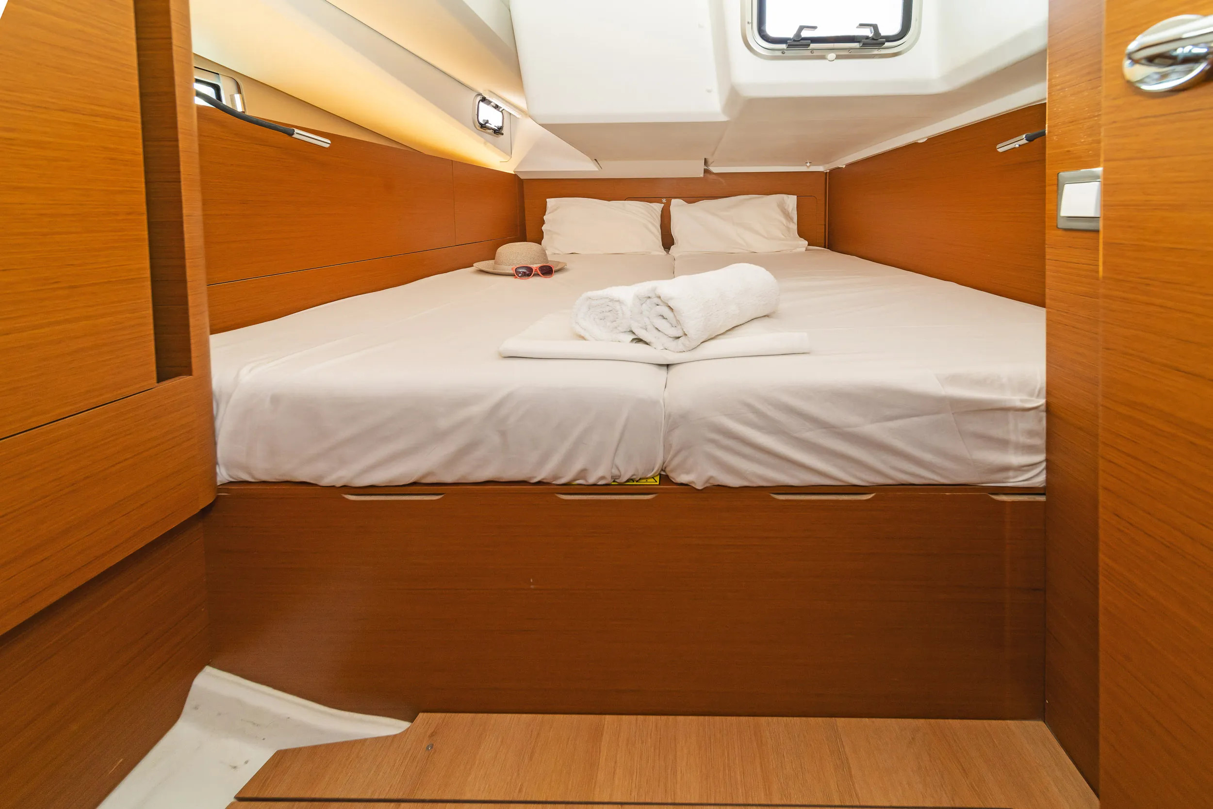 Sun Odyssey 440 Esperos — фотография яхты 3