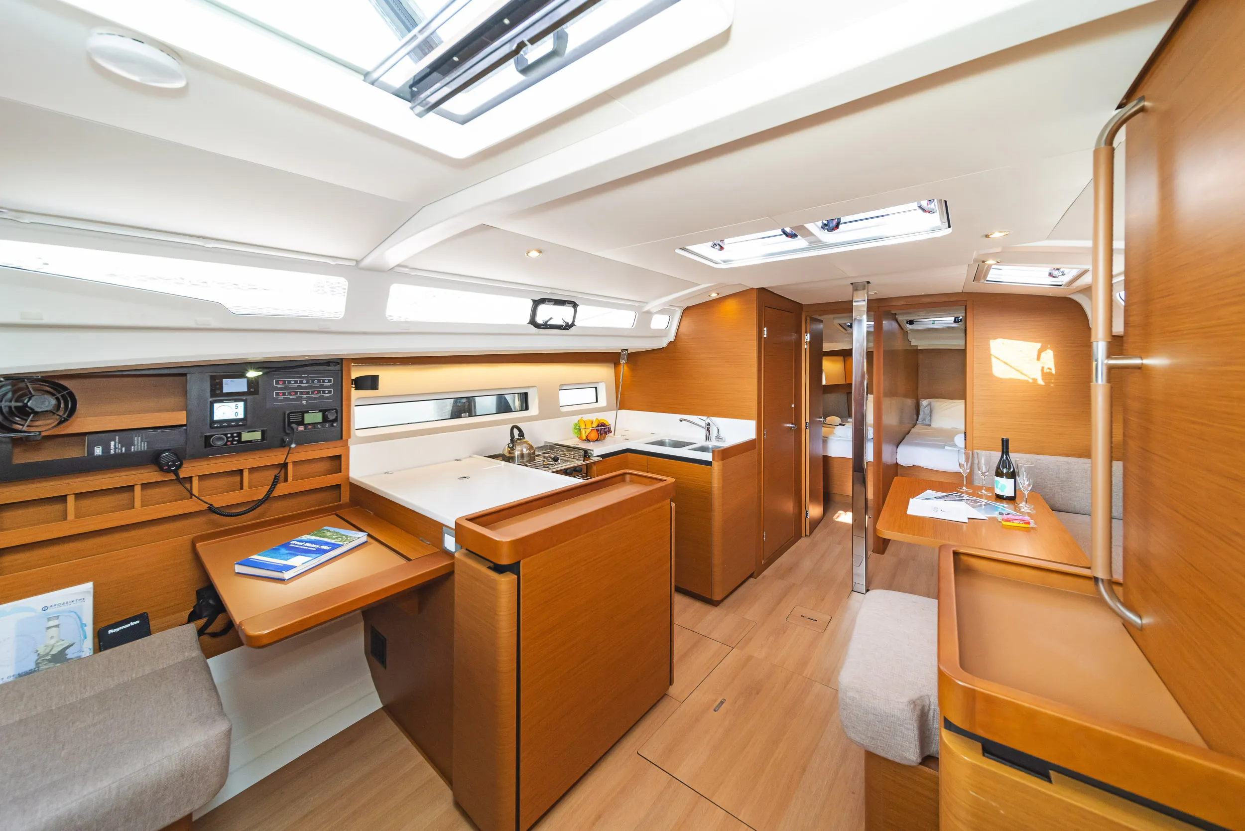 Sun Odyssey 440 Esperos — фотография яхты 10