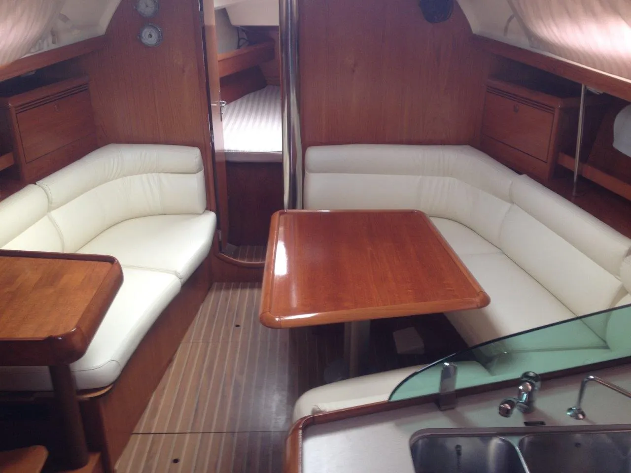 Sun Odyssey 37 NAIAS — jahtikuva 2