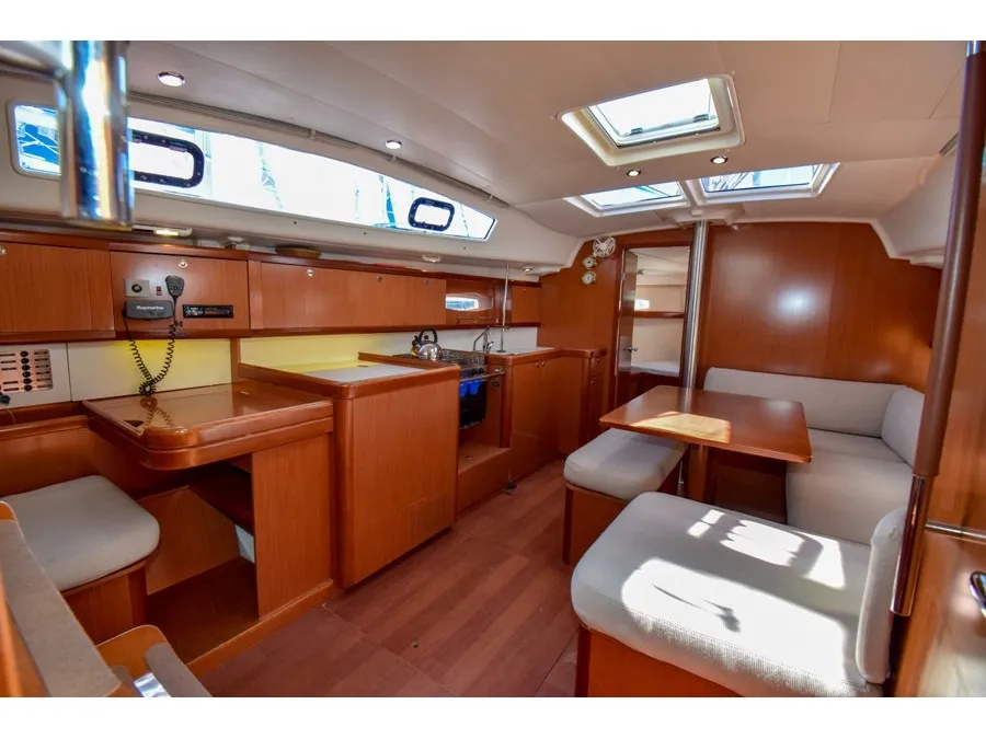 Oceanis 40 Premium — фотография яхты 14