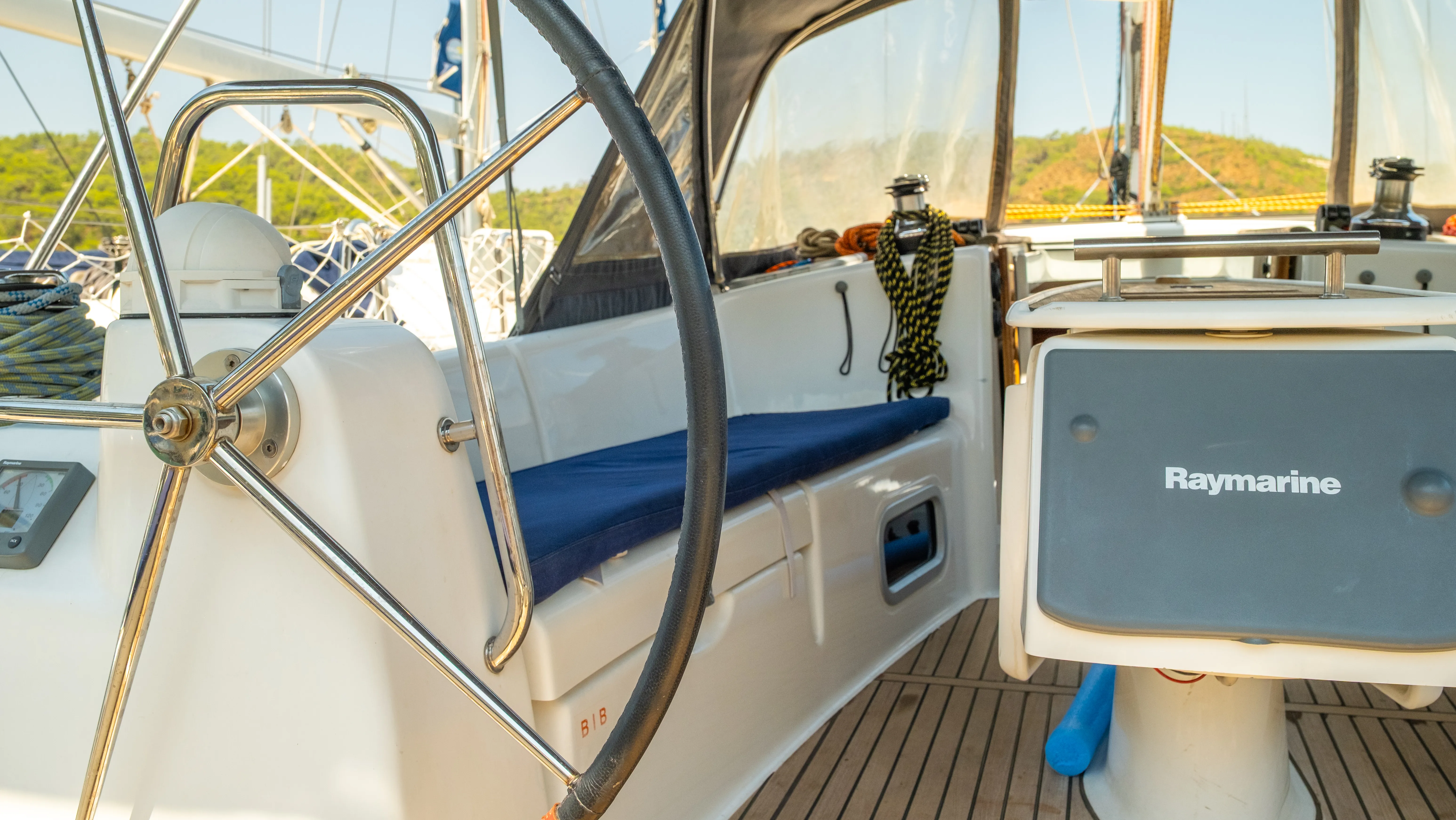 Oceanis 40 Premium — фотография яхты 31