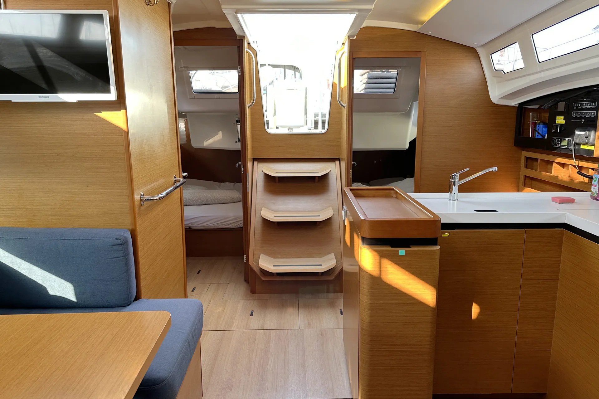 Sun Odyssey 410 Lara — yacht photo 24