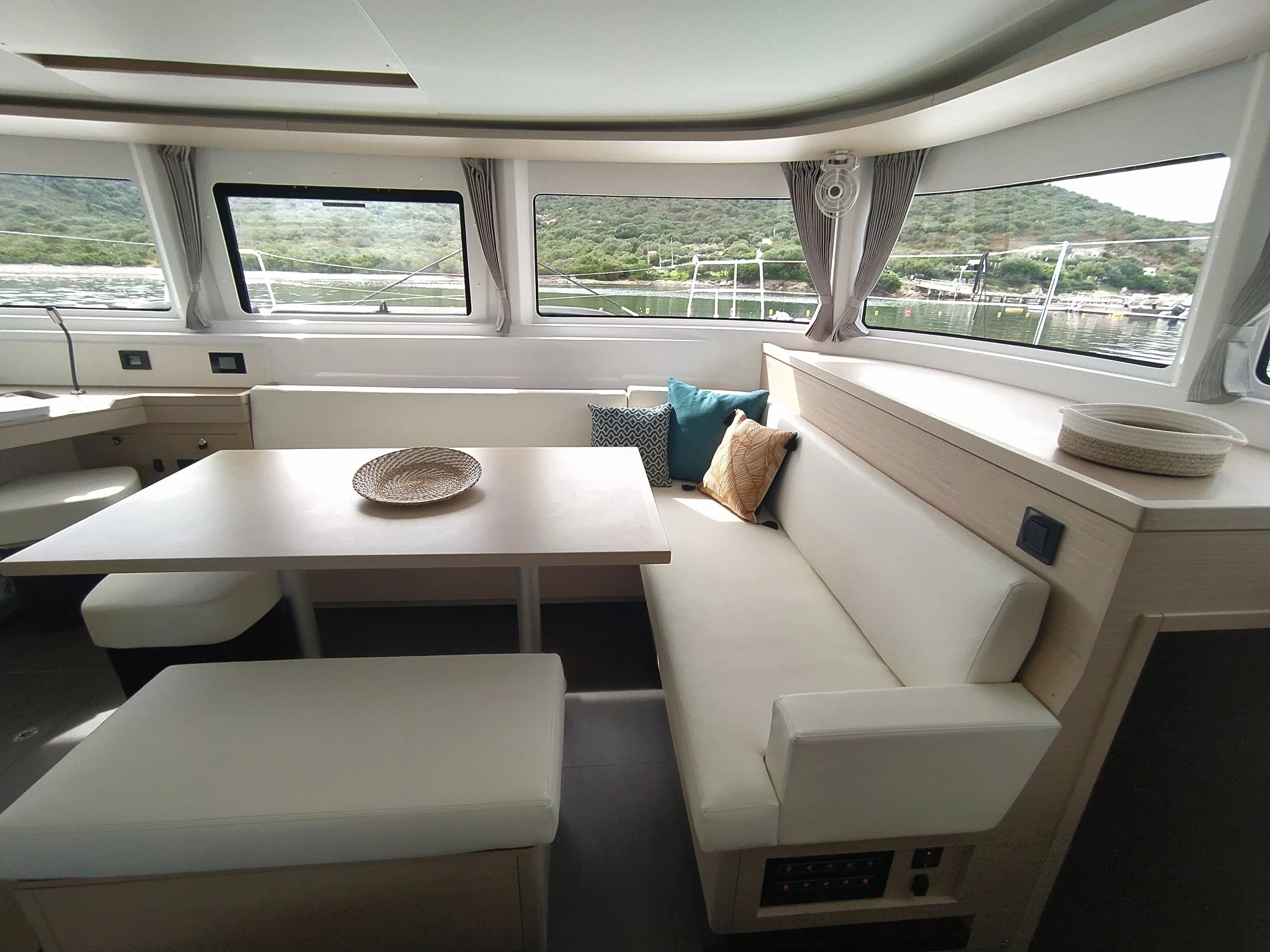 Lagoon 46 Gea — yacht photo 2