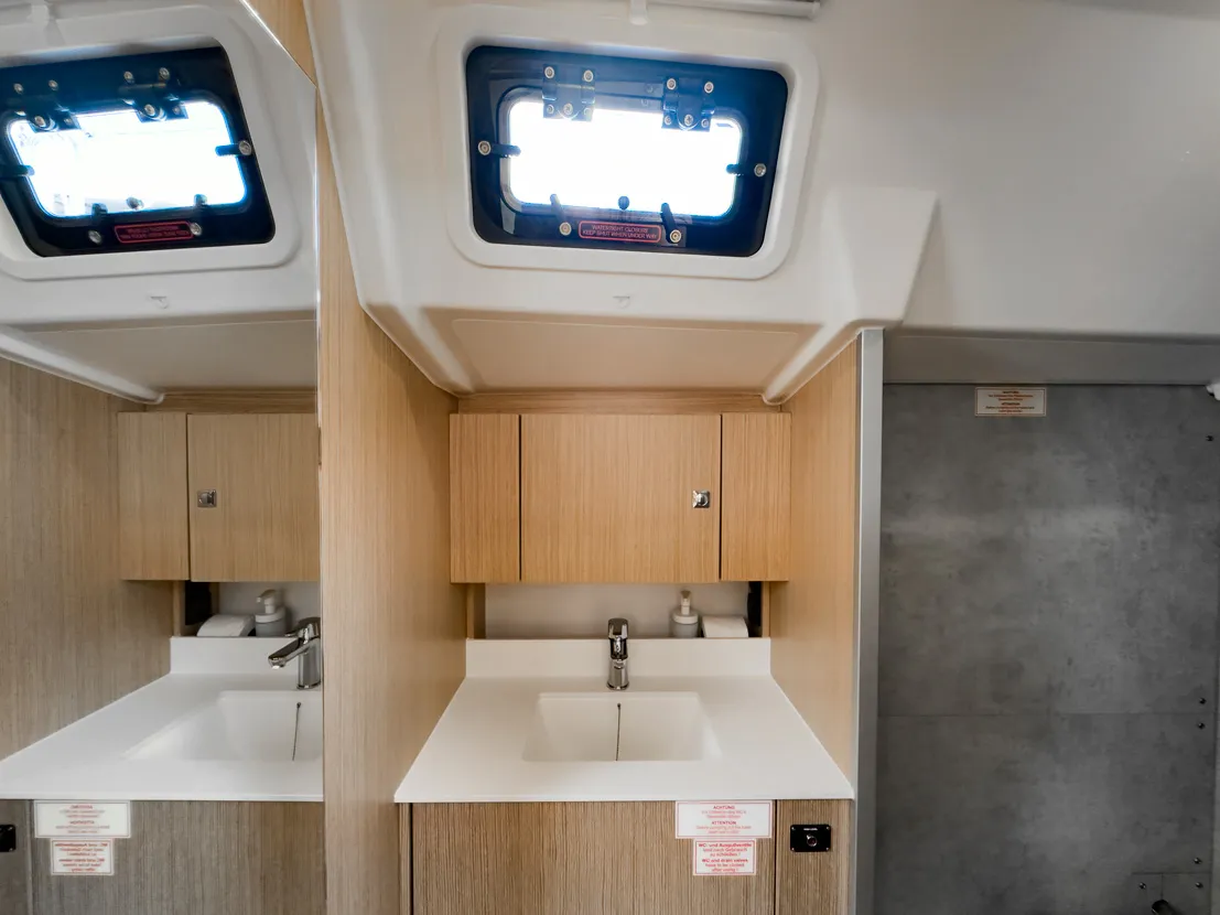 Bavaria C38 ARINNA — fotografia jachty 22