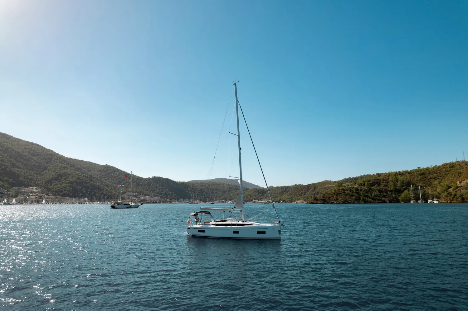 Bavaria C38 ARINNA — fotografia jachty 20