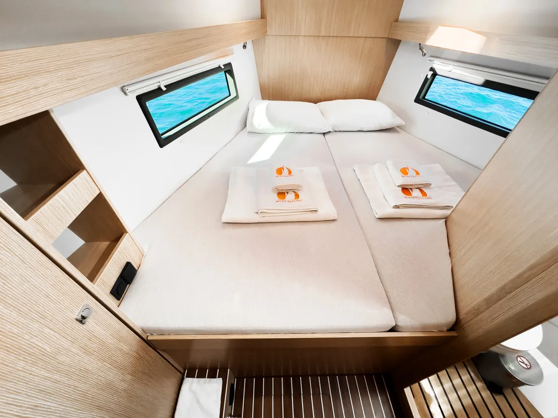 Bavaria C38 ARINNA — fotografia jachty 27