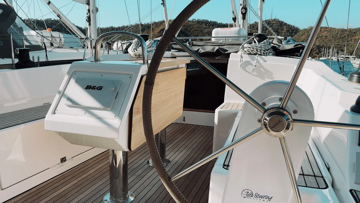 Bavaria C38 ARINNA — fotografia jachty 11